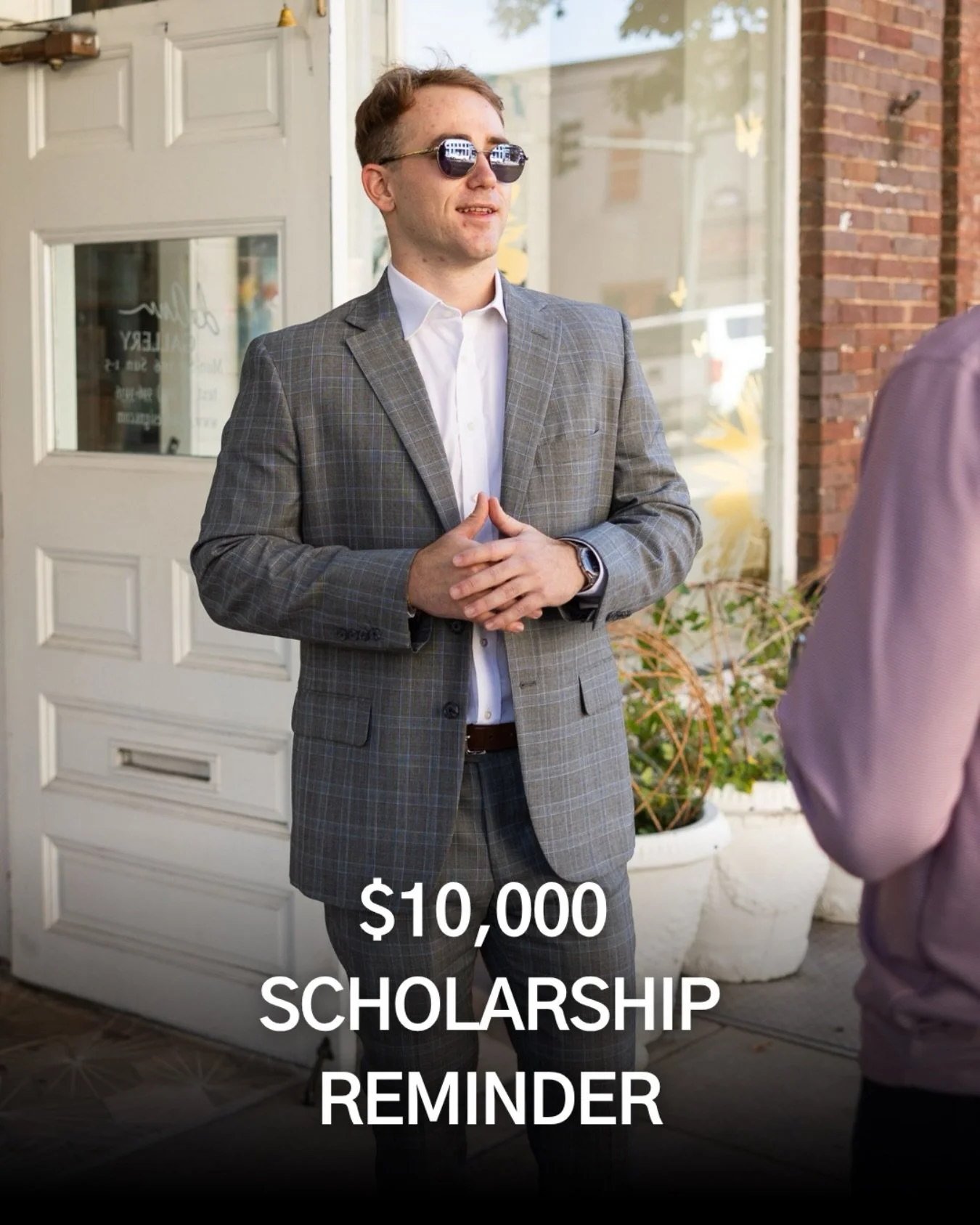 $10,000 SCHOLARSHIP OPPORTUNITY: Know a student who is a total legend but too humble to brag about it? Keep reading for details on a great opportunity 👀

👏The Joseph Altshuler Franklin Realtor Community Scholarship was created to recognize students
