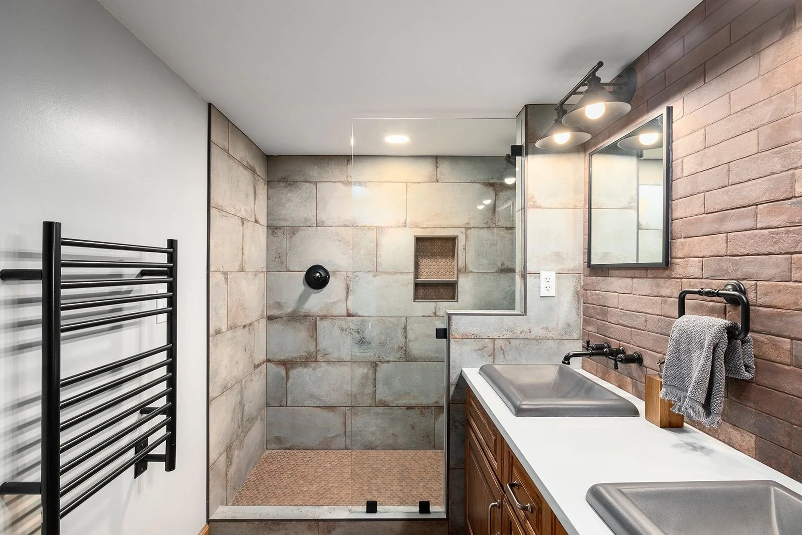 Guest Bathroom Interior Design by Holly Jones Signature Homes in Hollister, MO (2).jpg