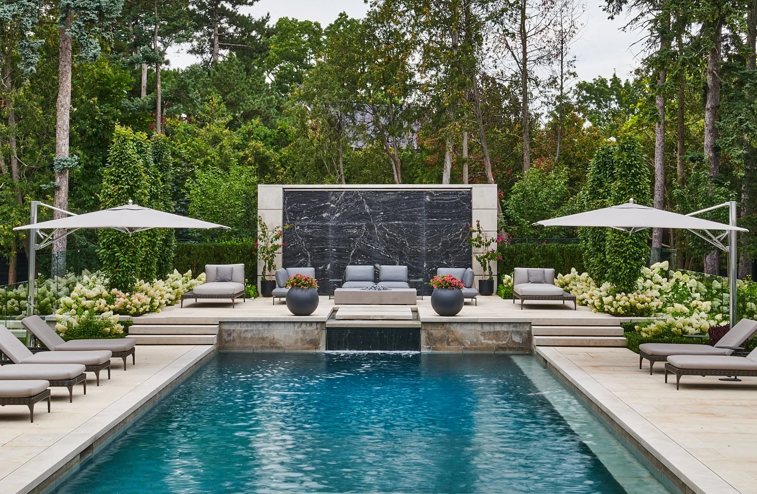 Luxury custom home built by SKR Homes in the York Mills neigbourhood of Toronto. Architect: Makow Associates Architects Inc