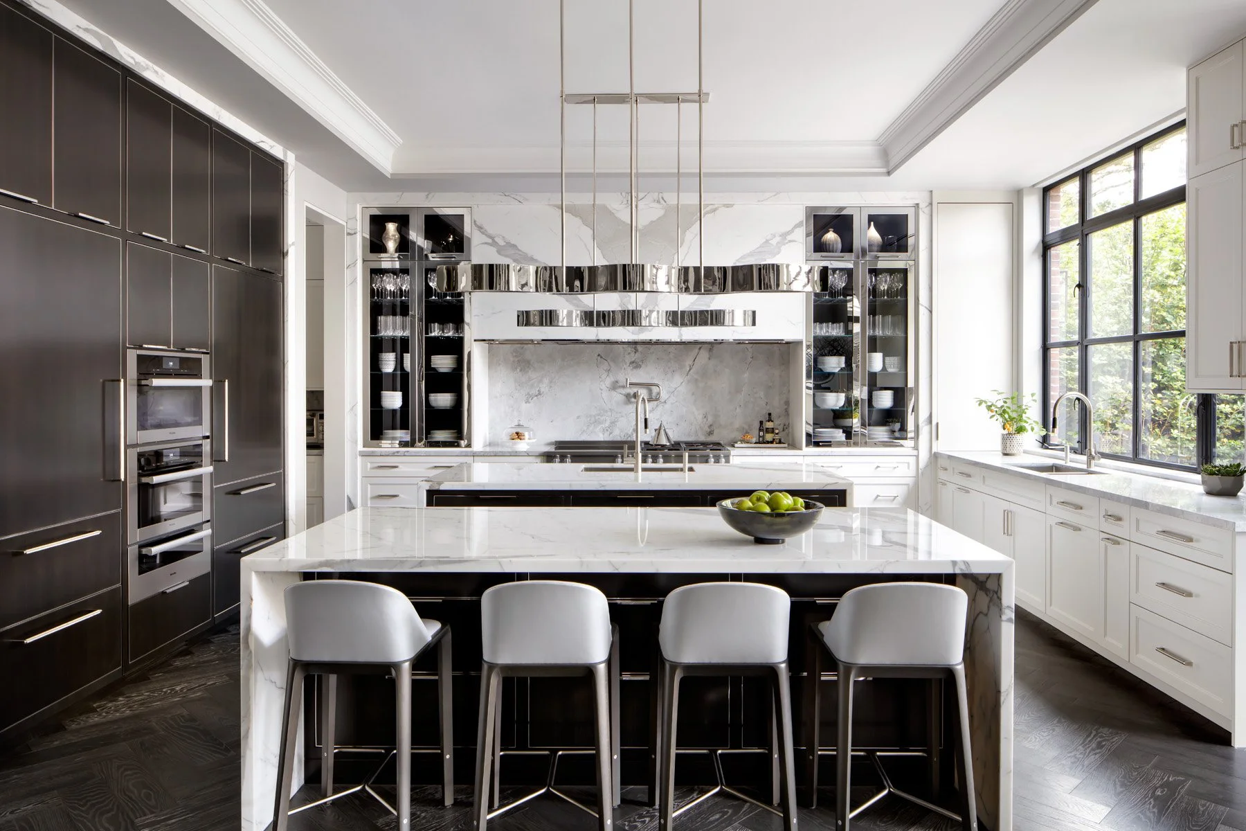 Architect: Lorne Rose
Designer: Wise Nadel Design