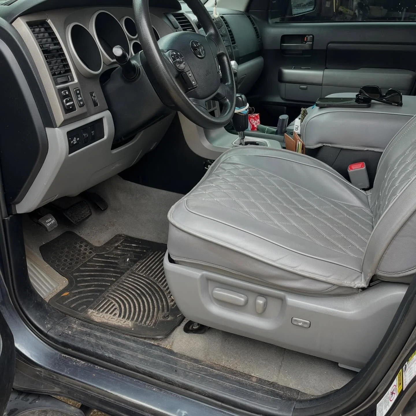 Before &amp; after pictures of basic inside detail on a Toyota tundra!