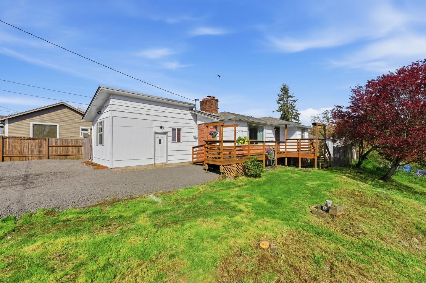 NEW LISTING❕❕

📍 610 Tualatin St, St. Helens, OR 97051

Just minutes from the charm of downtown St. Helens and the scenic Columbia River, this newly refreshed home is ready for its next chapter.

This home is where comfort meets convenience on a spa