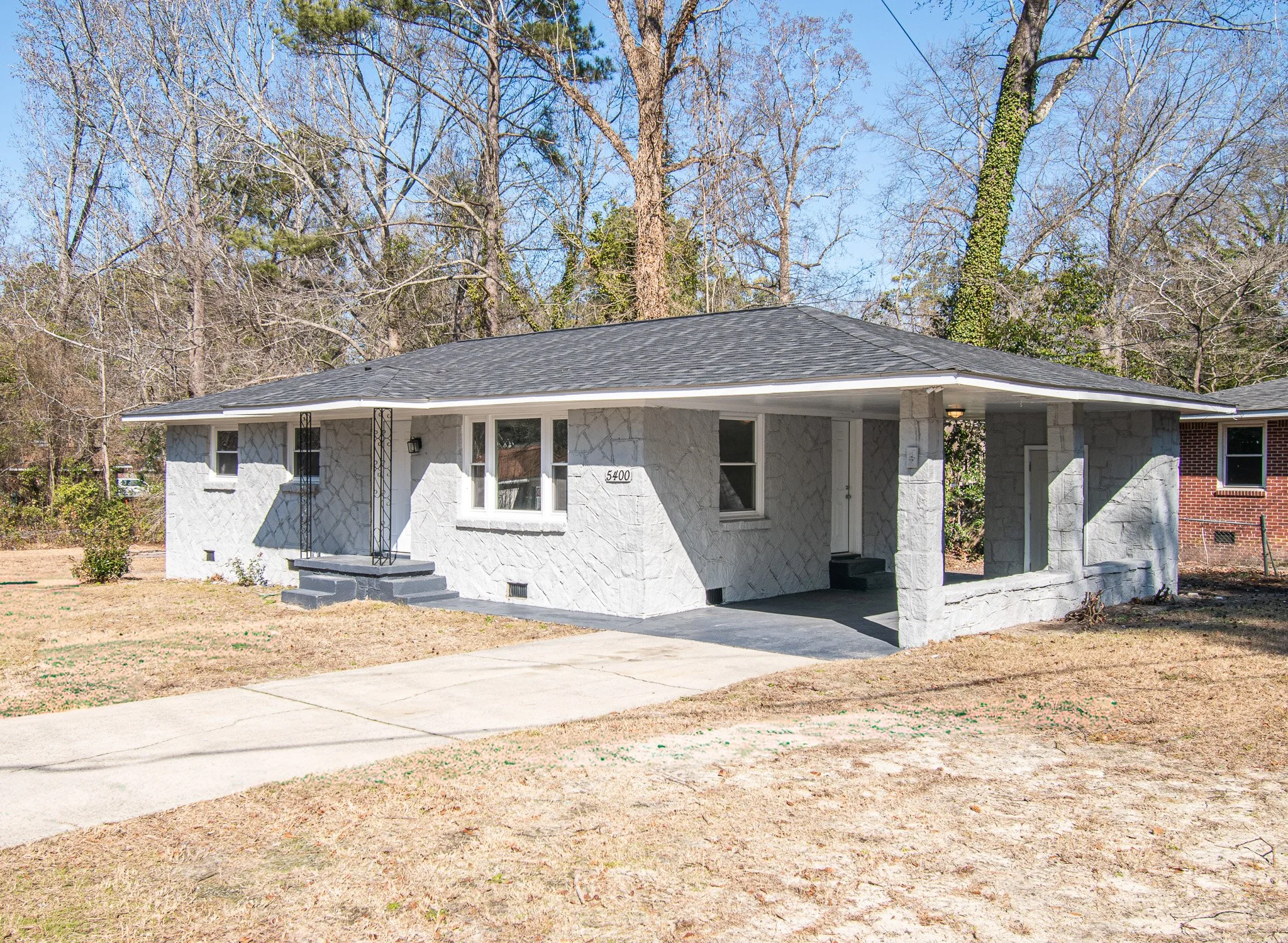 Single Family Residence in Forest Acres