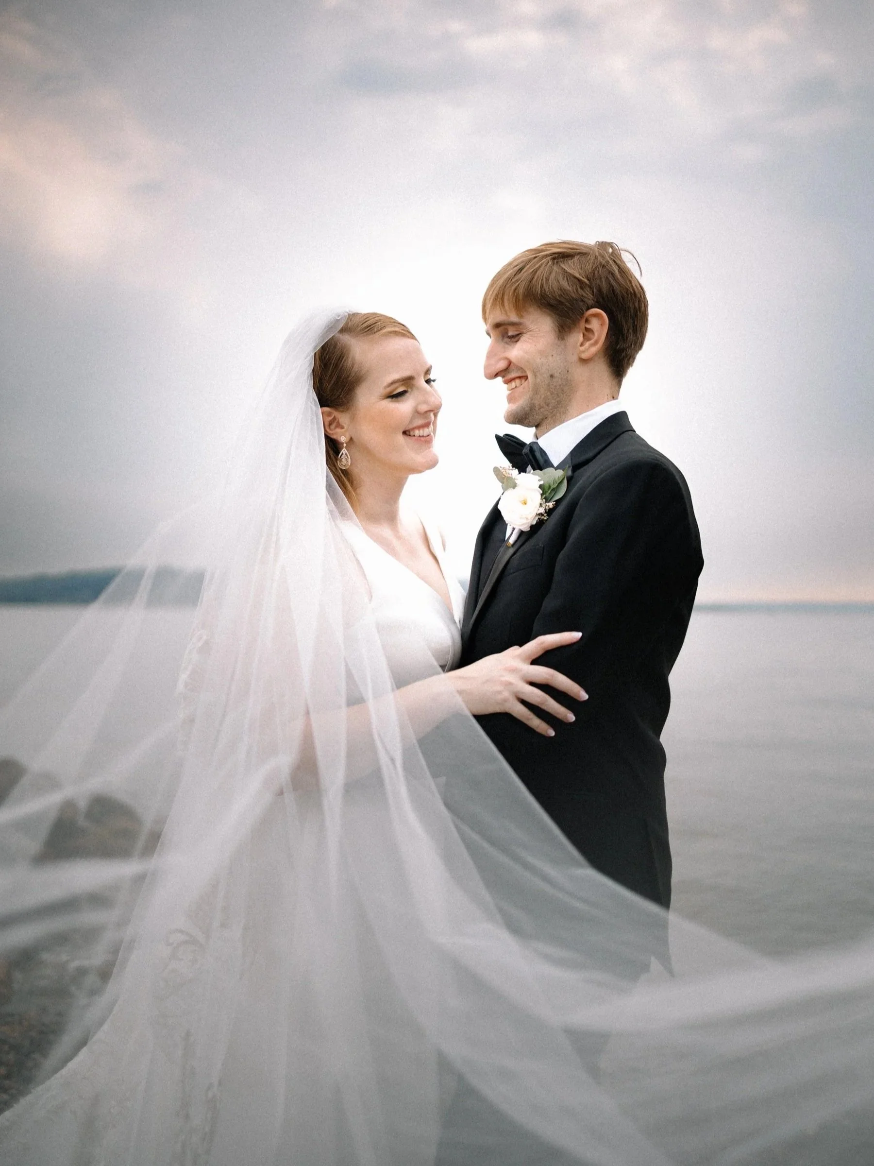 edgewater-hotel-wedding-venue-seattle-photographer-14.jpg