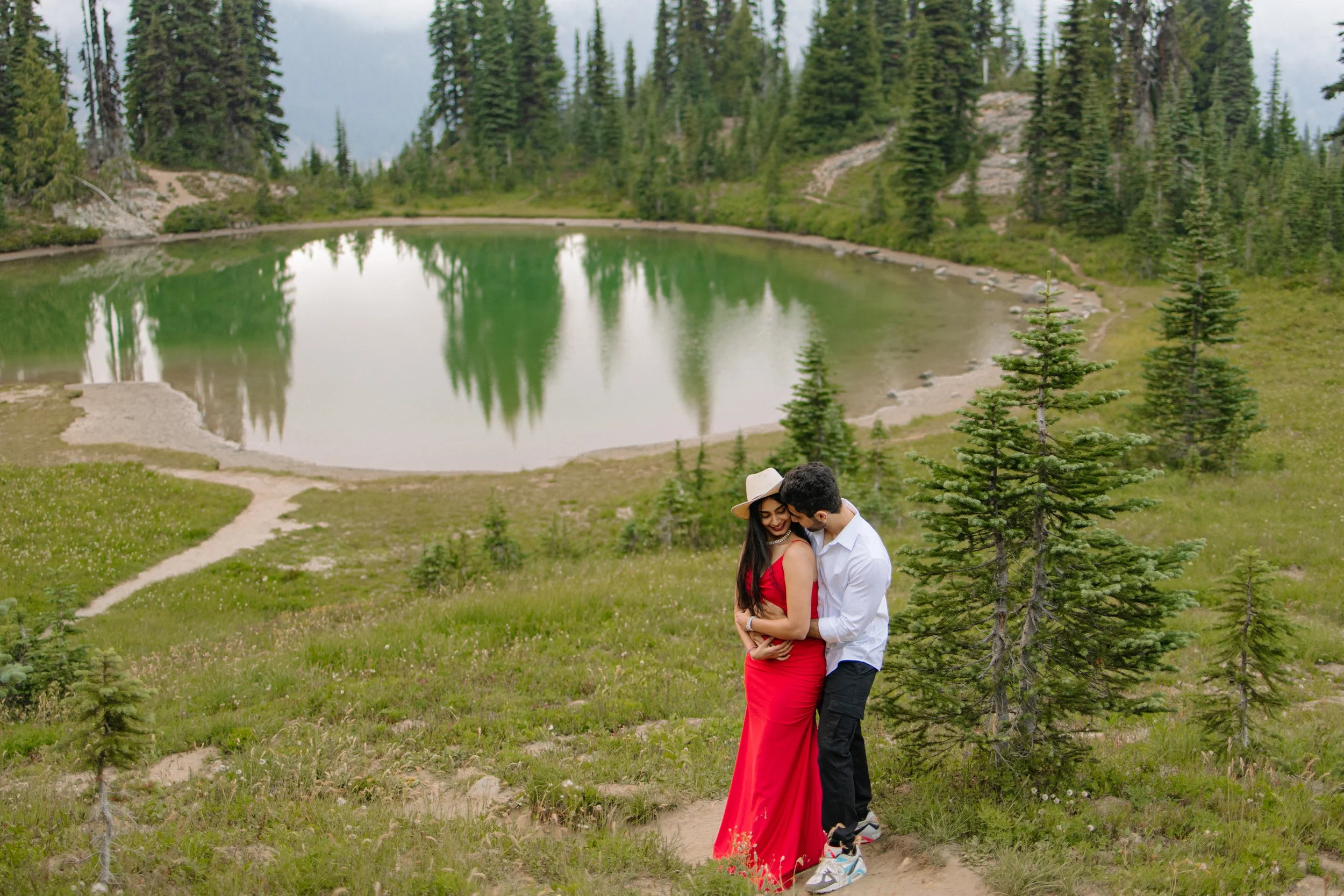 mt-rainier-naches-peak-loop-tipsoo-lake-engagement-403.jpg