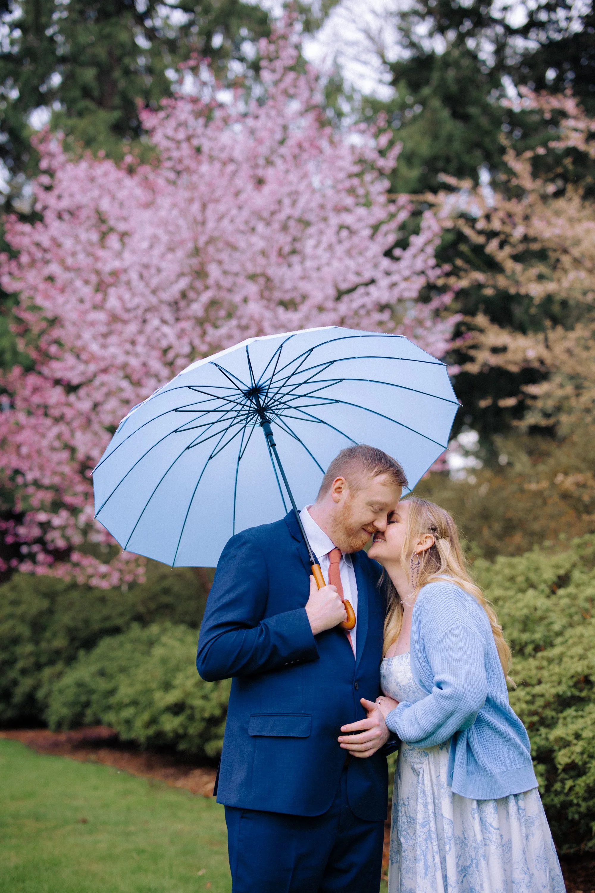 seattle-cherry-blossom-engagement -7.jpg