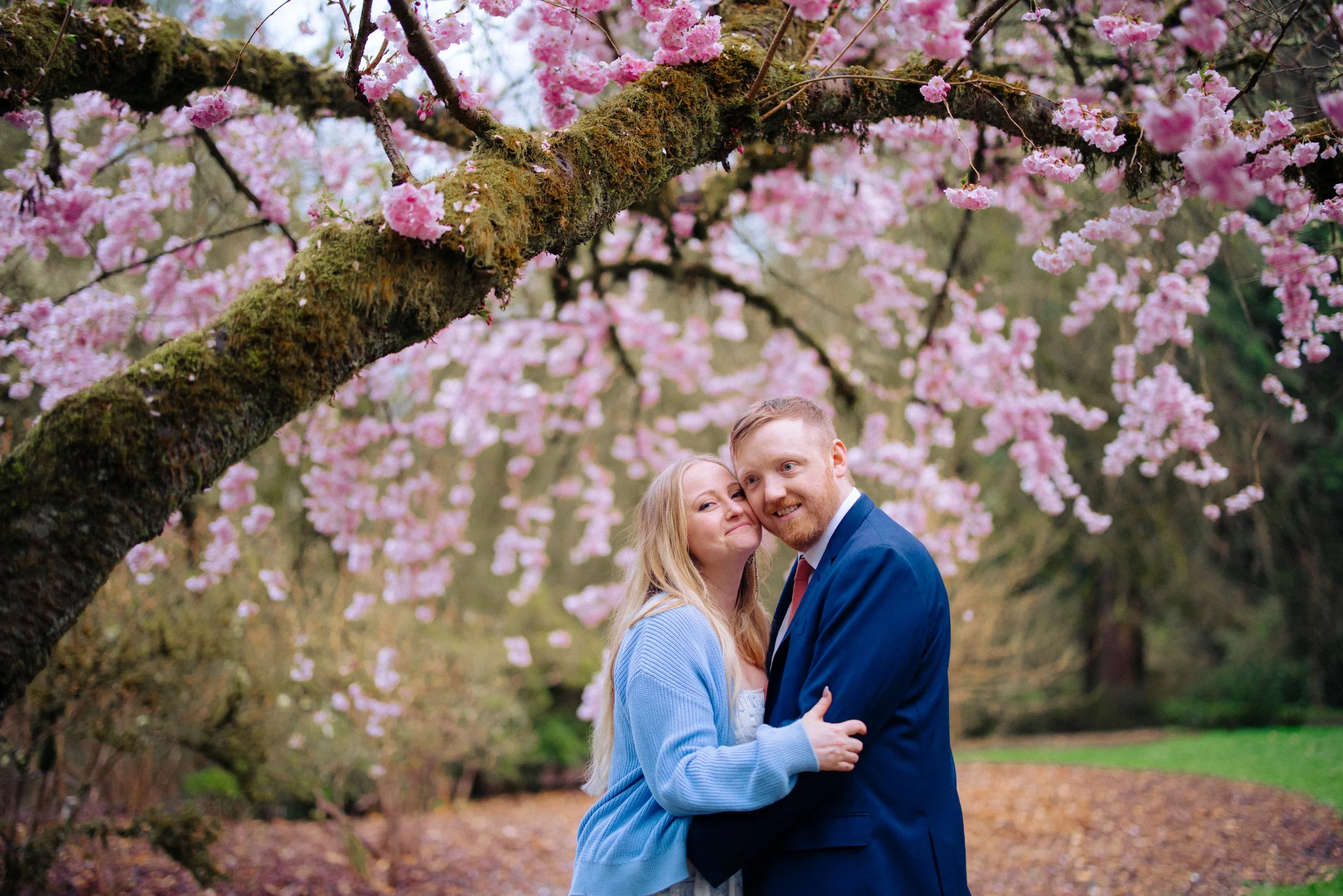 seattle-cherry-blossom-engagement -34.jpg