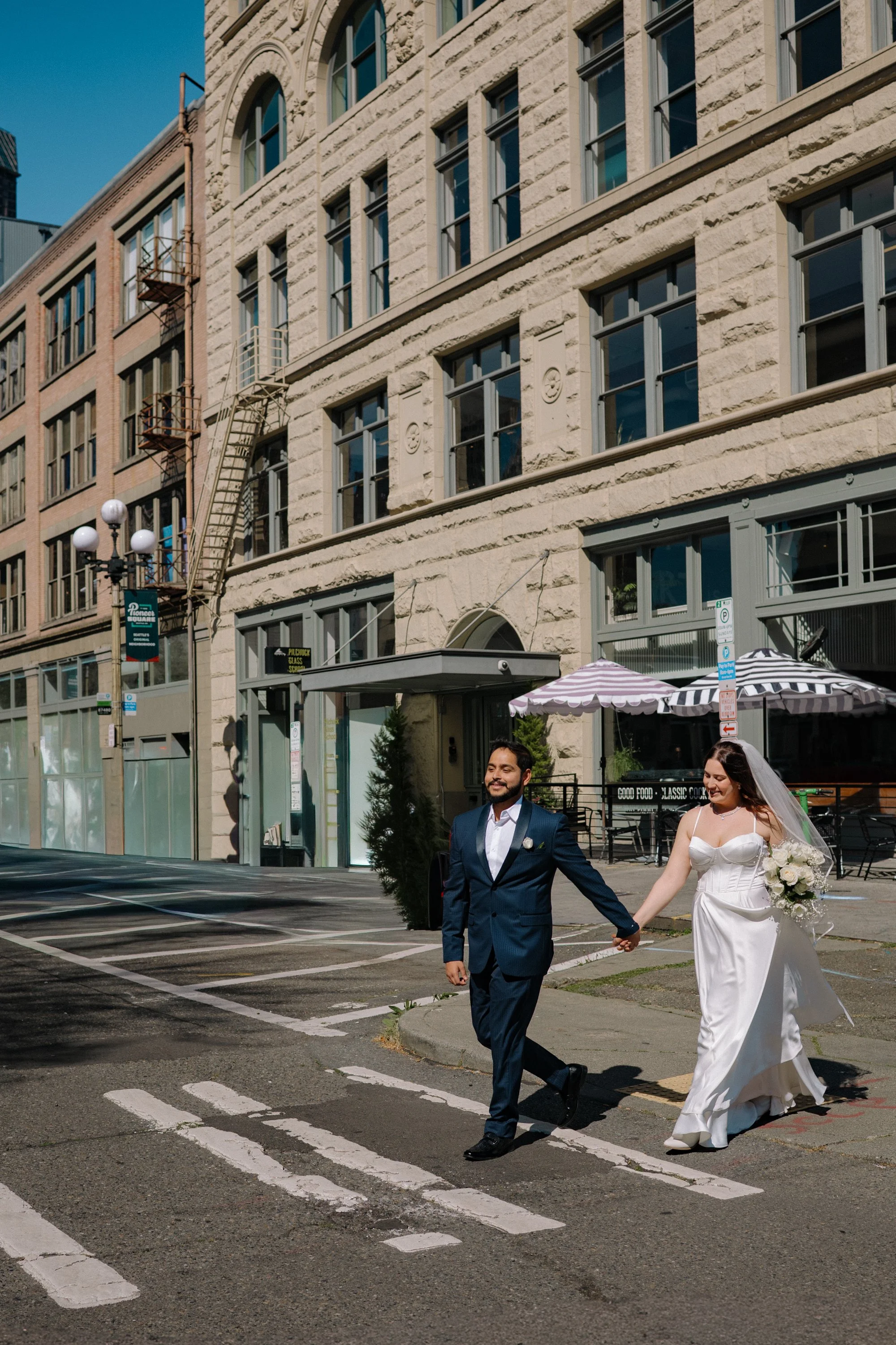 Municipal-courthouse-wedding-Seattle--9.jpg