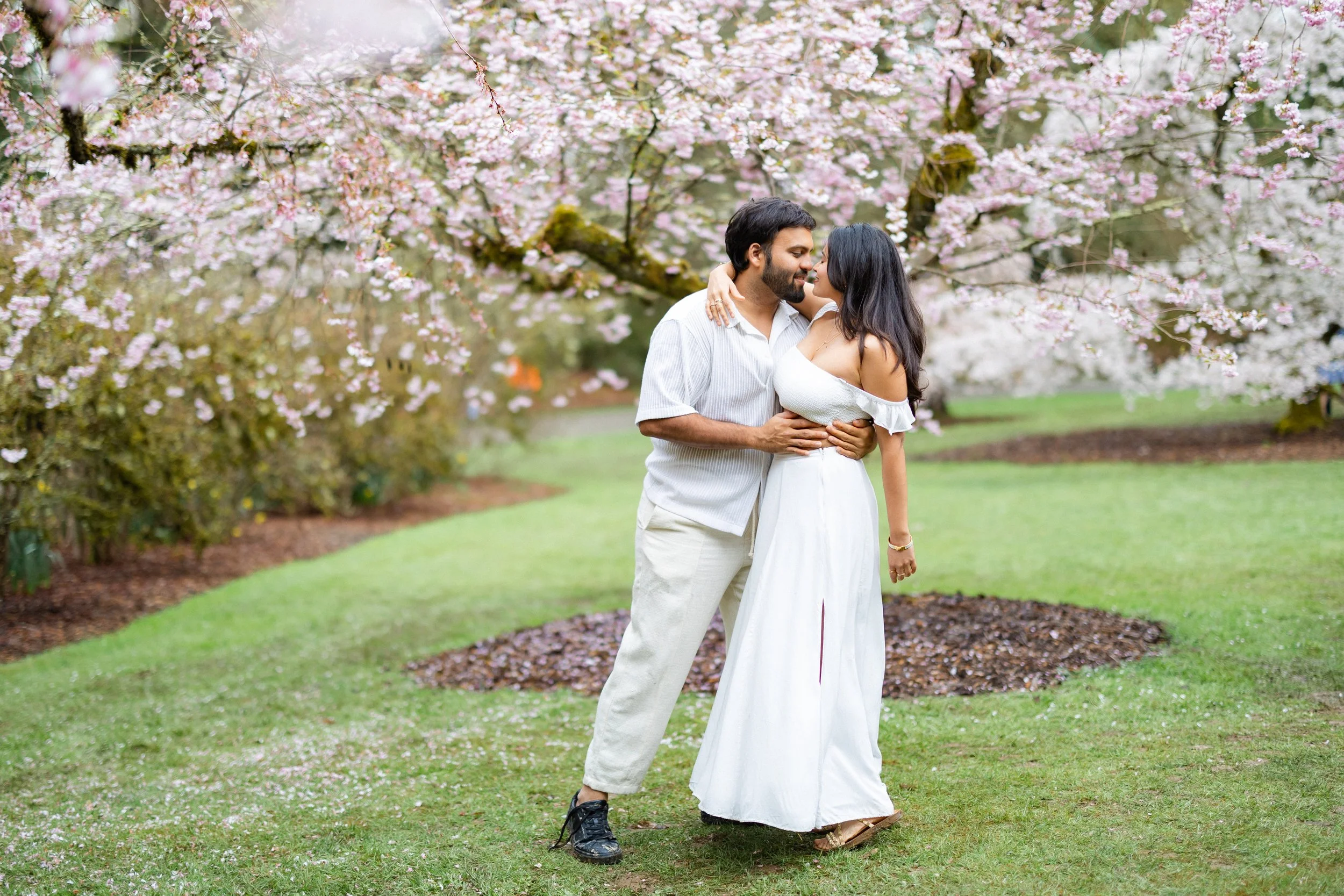 Cherry blossom couple photoshoot in Seattle 