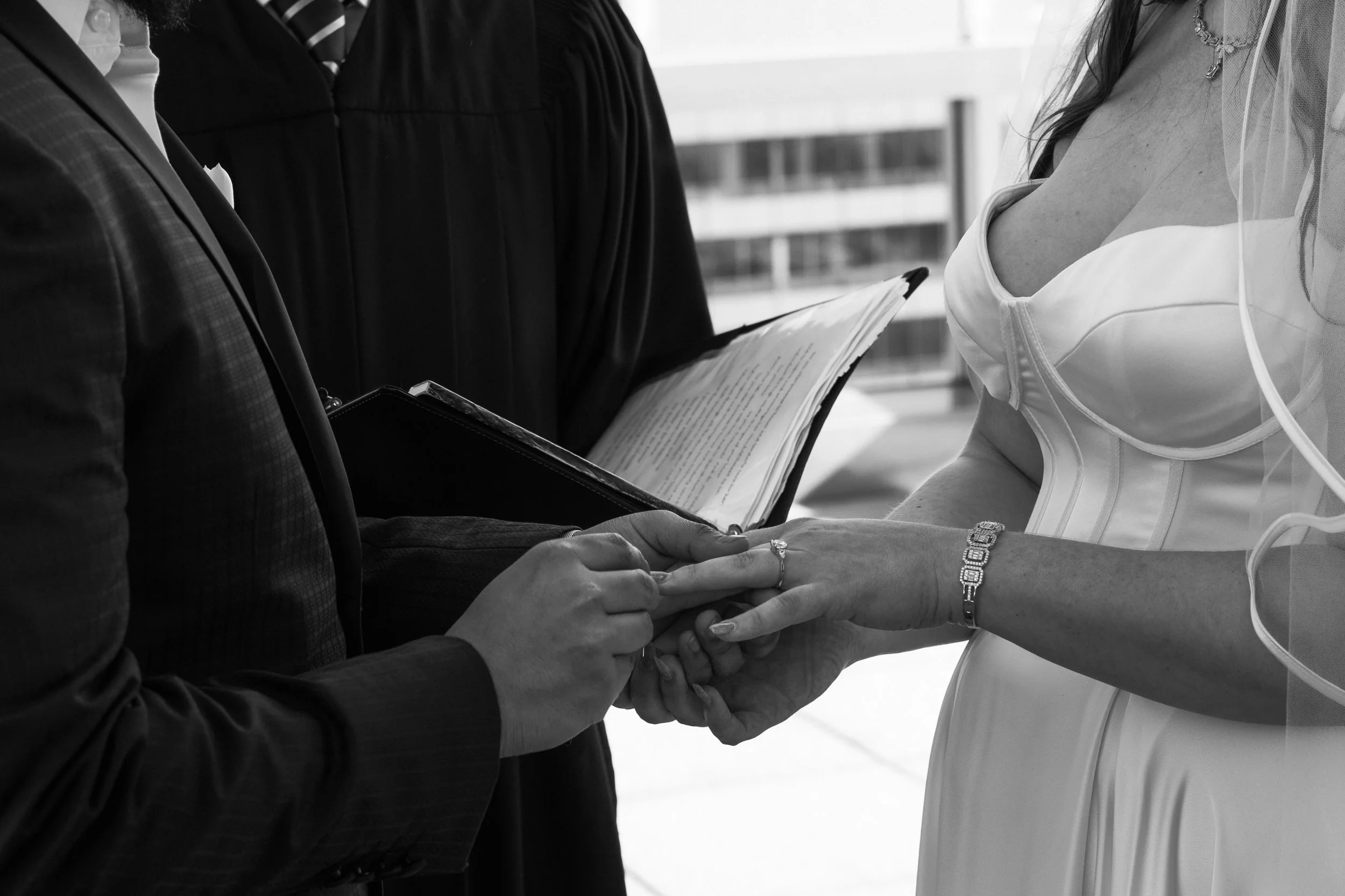 Municipal-courthouse-wedding-Seattle--19.jpg