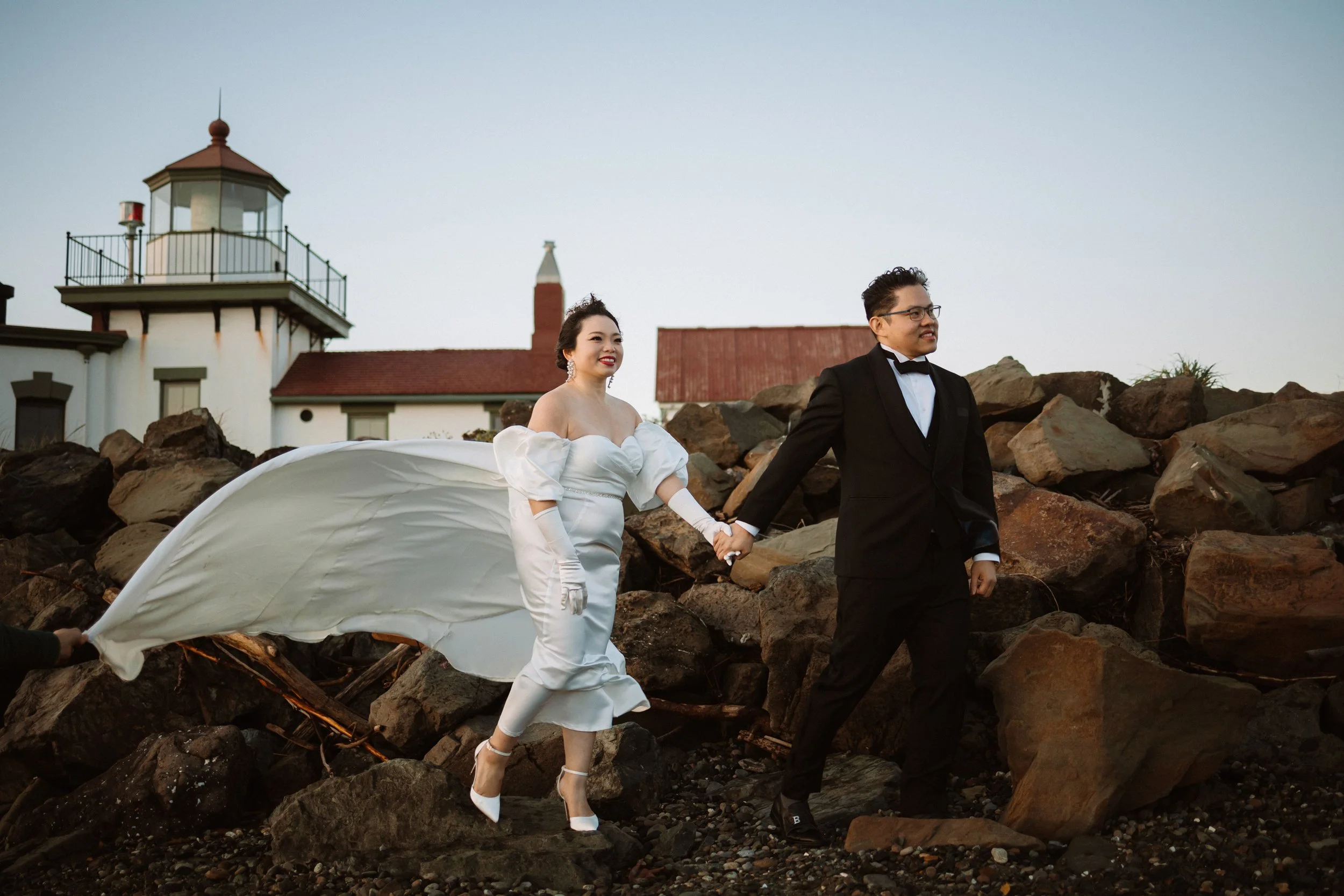 discovery-park-lighthouse-elopement-seattle--329.jpg