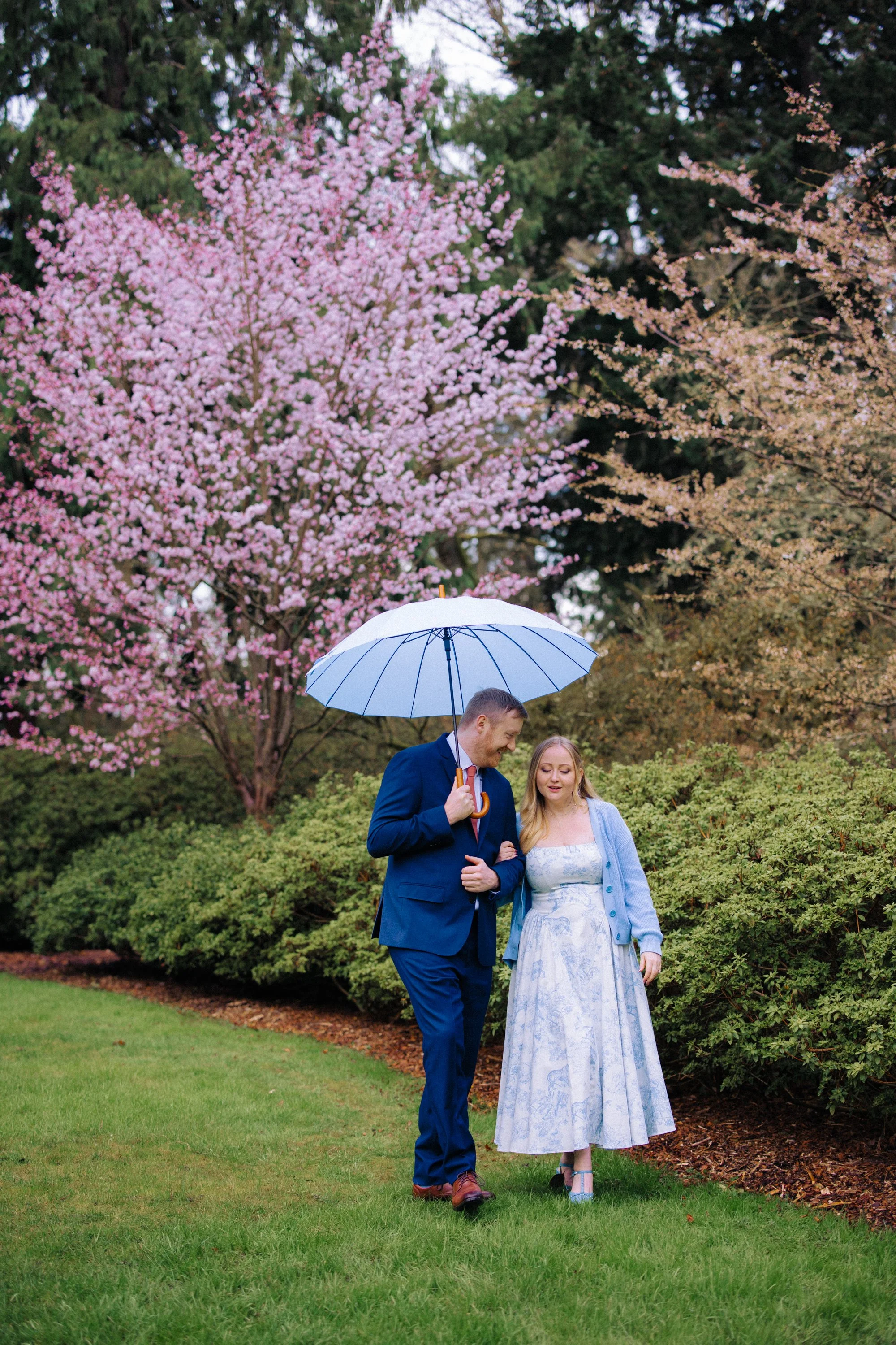 seattle-cherry-blossom-engagement -5.jpg