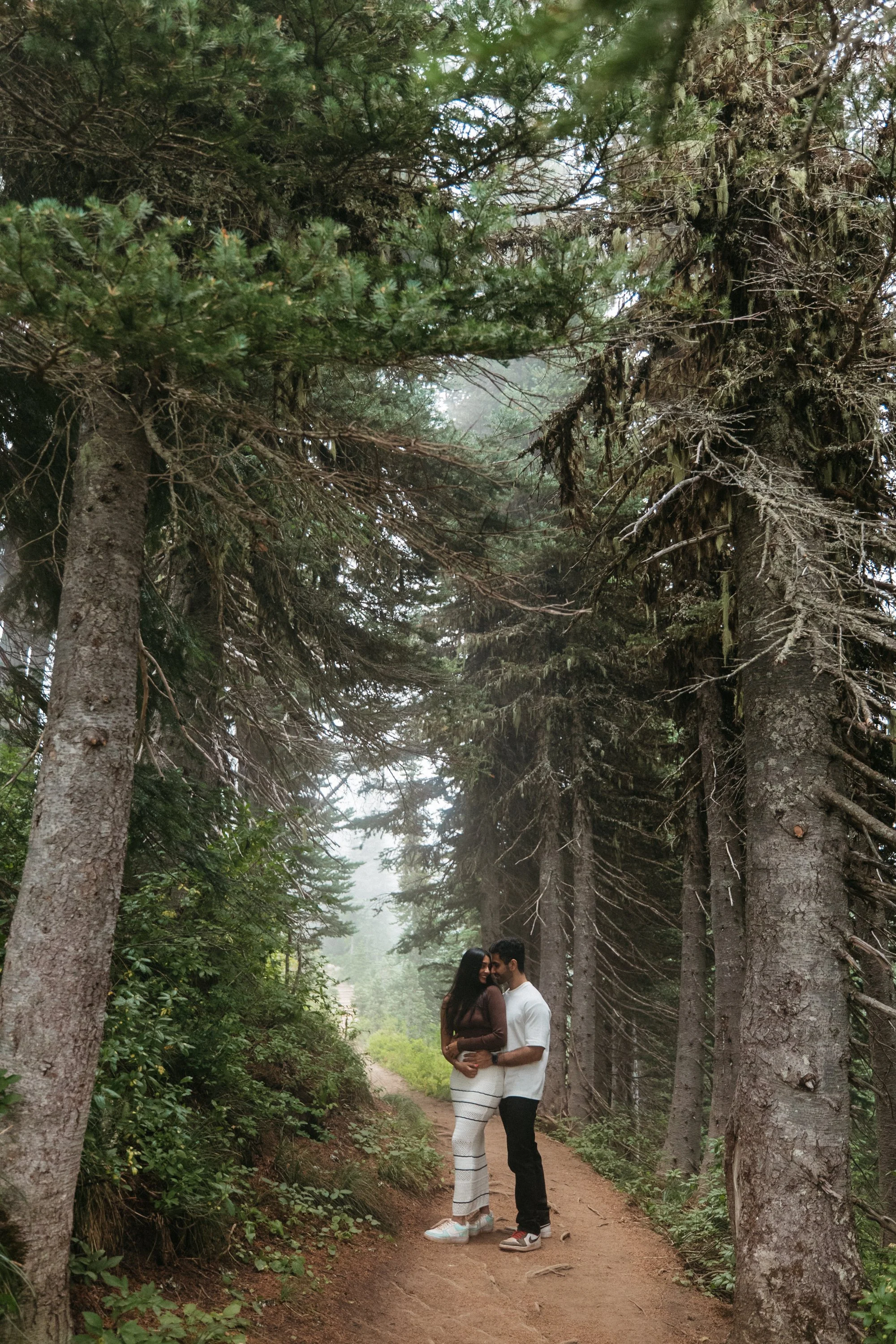 mt-rainier-naches-peak-loop-tipsoo-lake-engagement-185.jpg