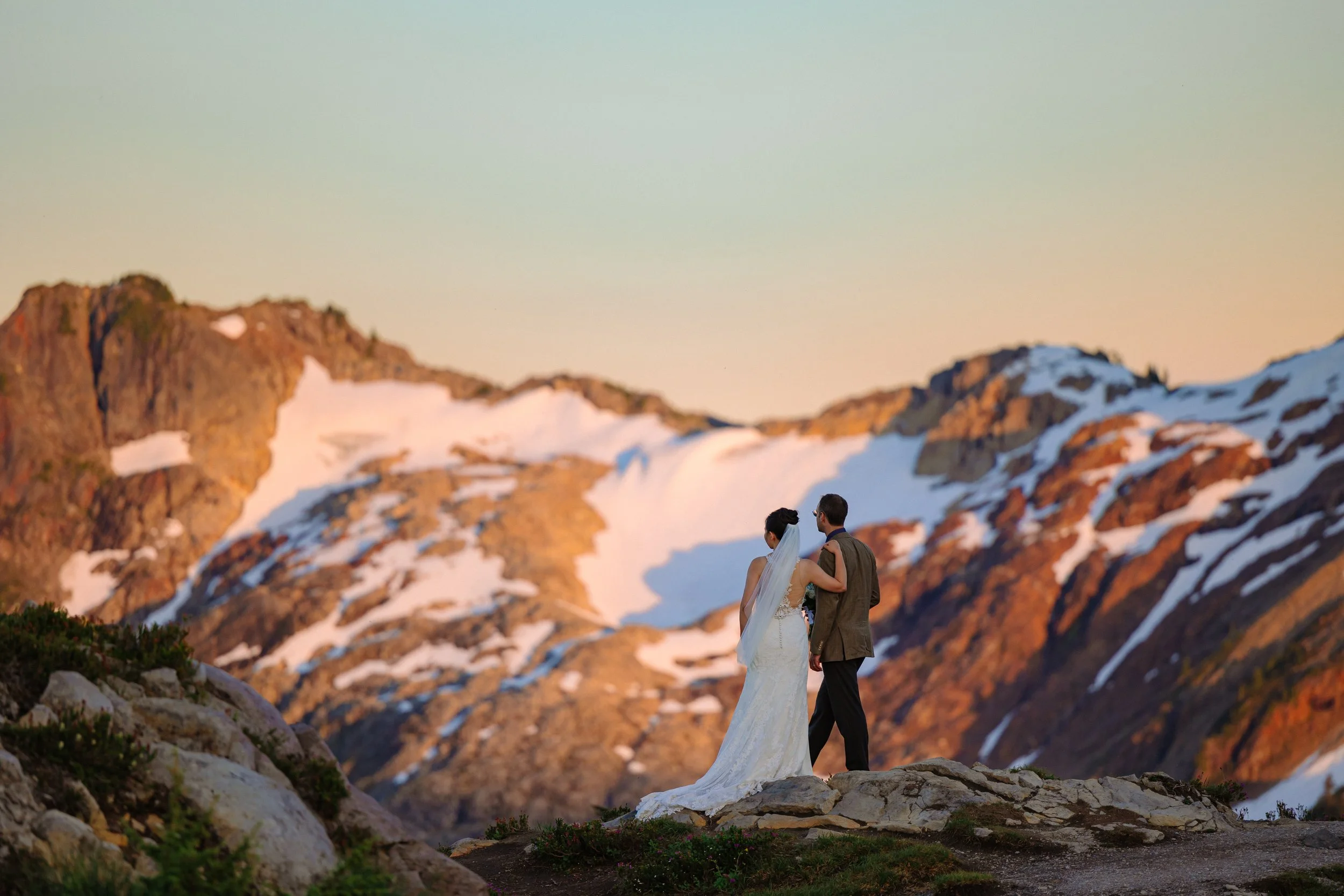 Sunset elopement portrait at Artist Point in the North Cascades, Washington.
