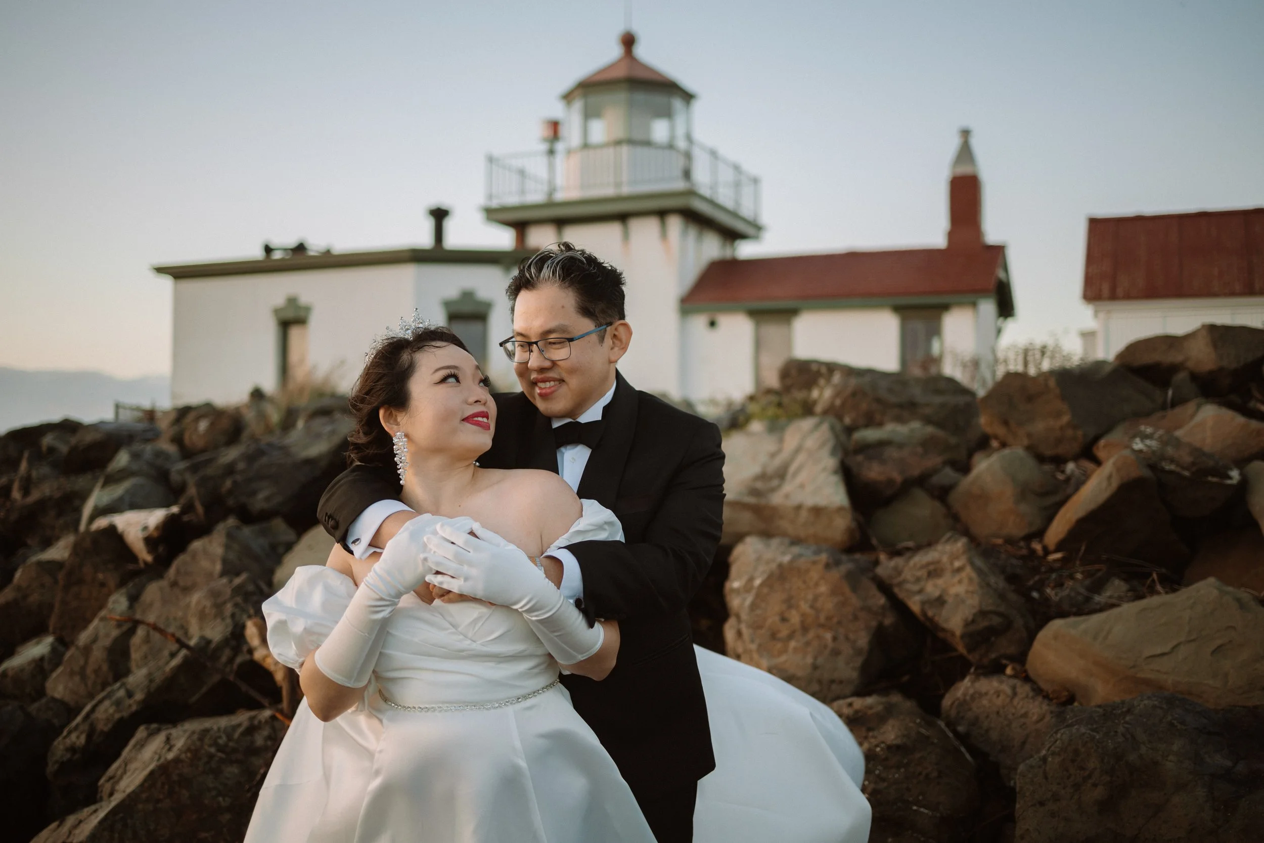 discovery-park-lighthouse-elopement-seattle--314.jpg
