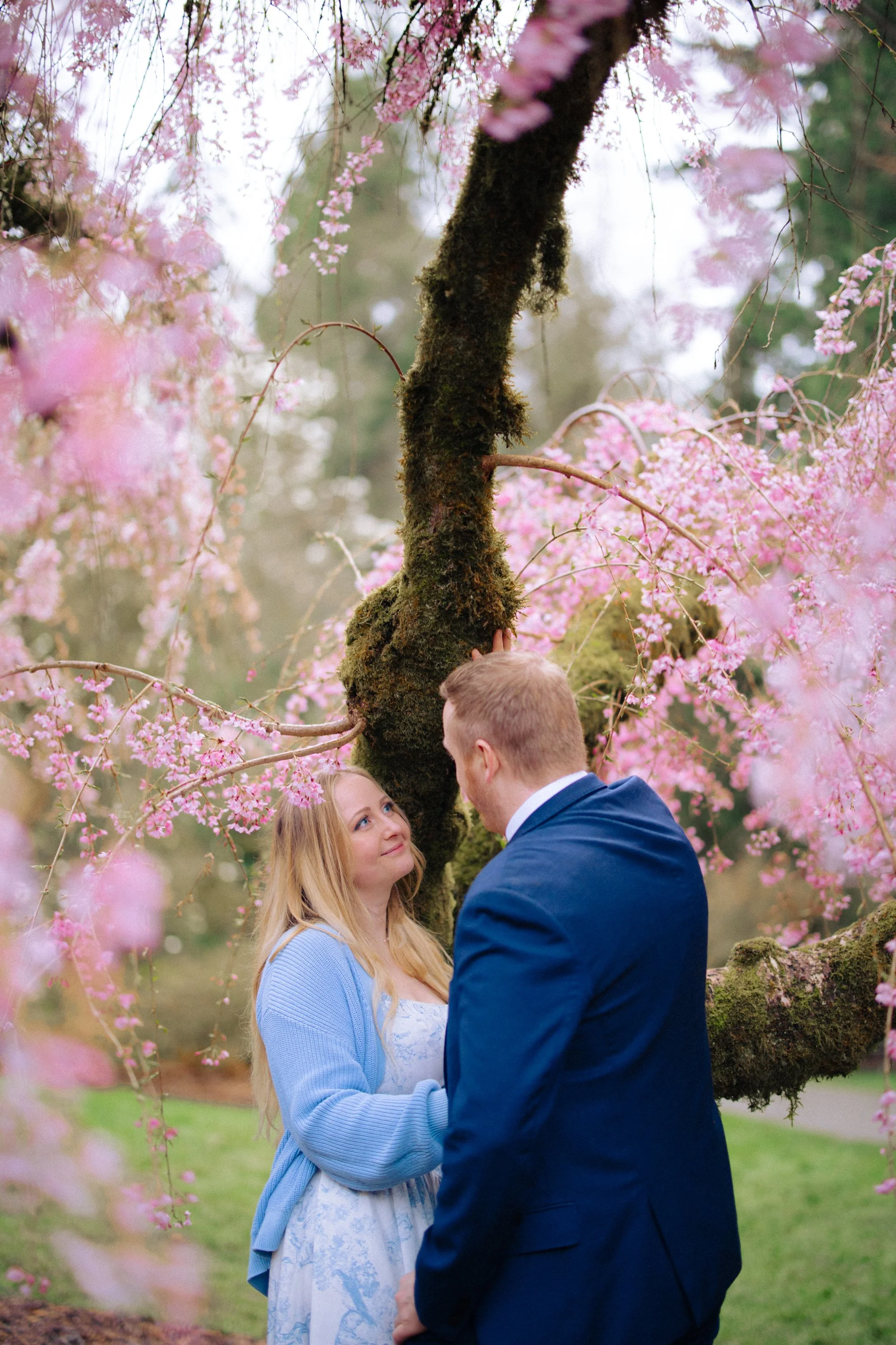 seattle-cherry-blossom-engagement -36.jpg