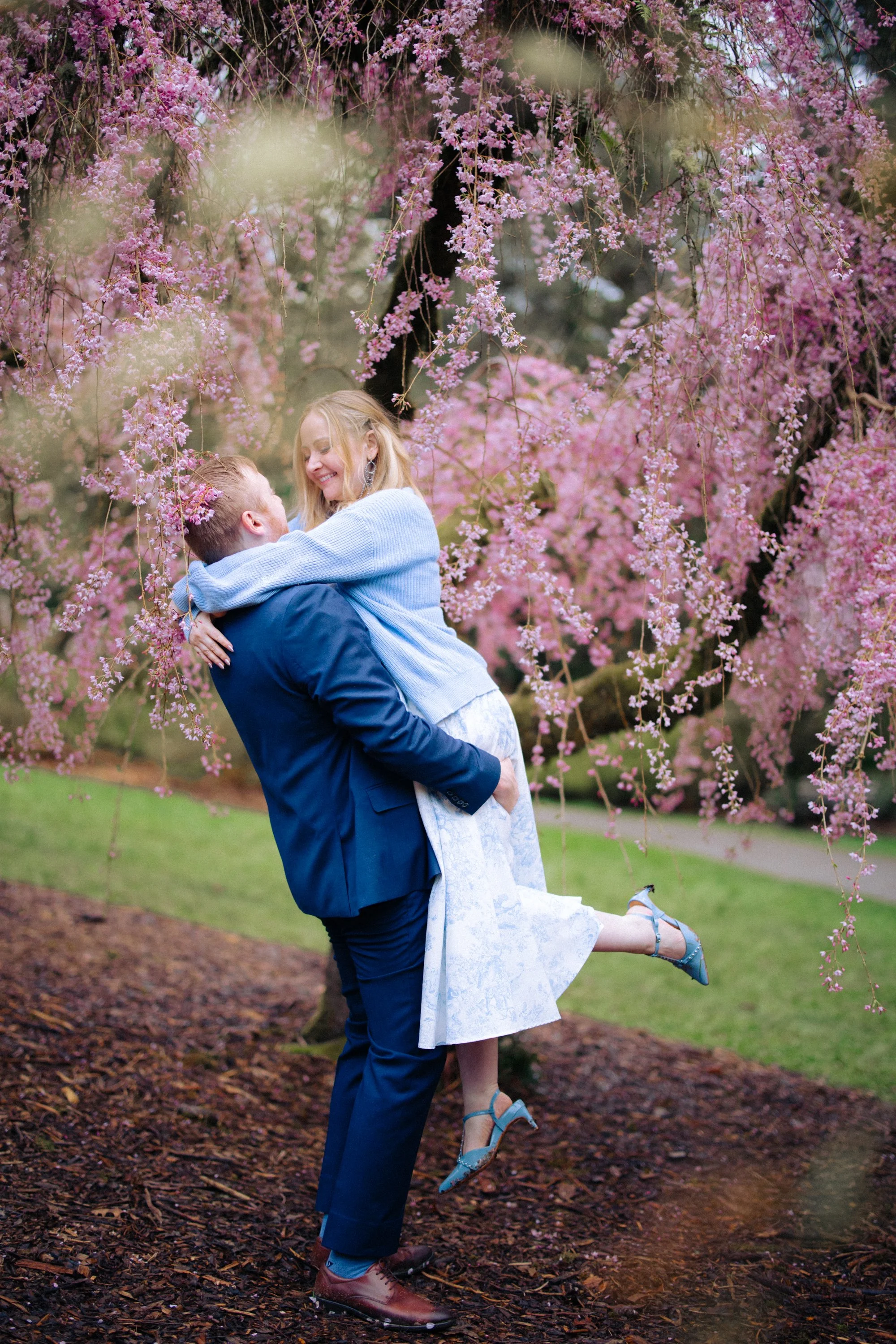 seattle-cherry-blossom-engagement -39.jpg