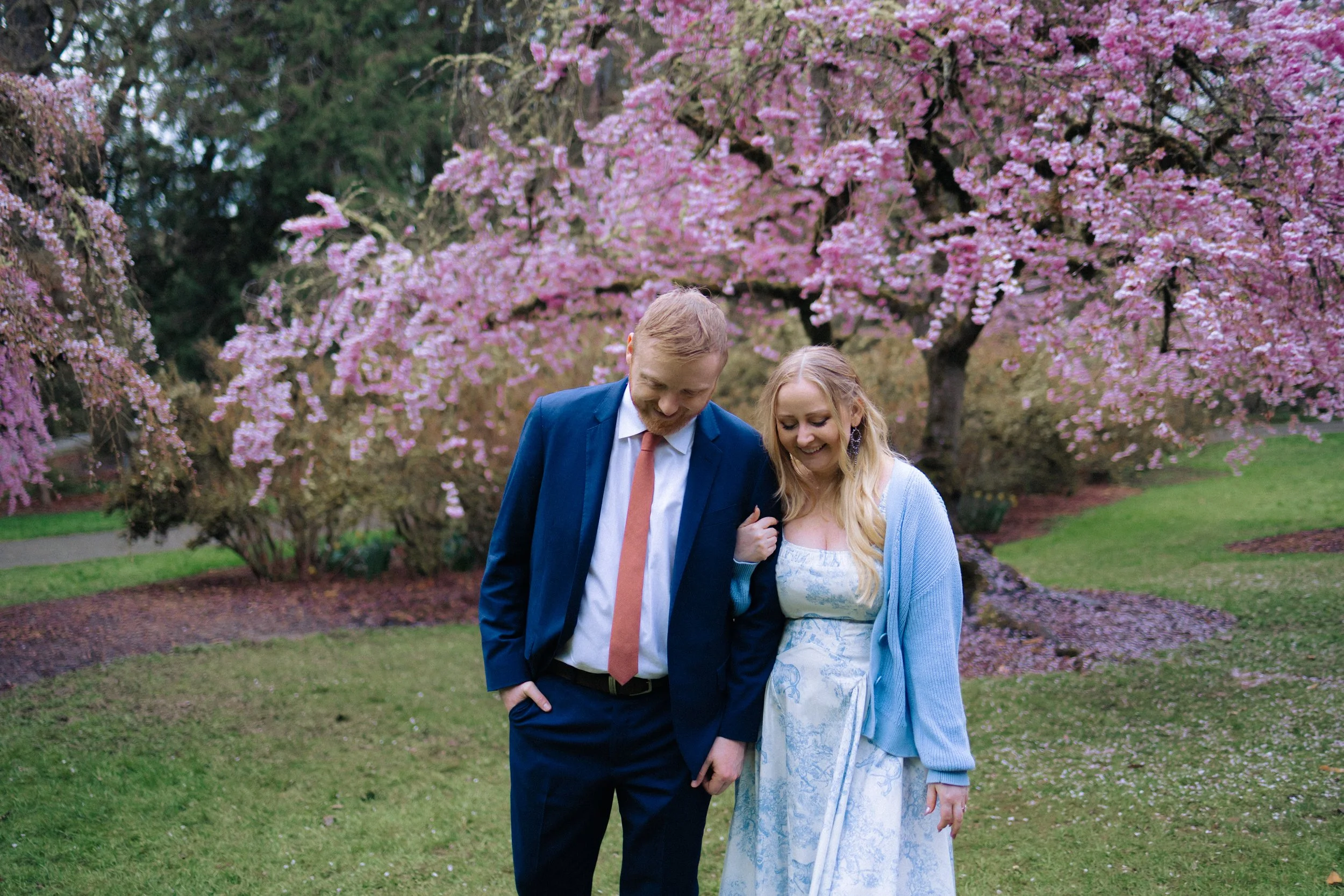 seattle-cherry-blossom-engagement -27.jpg