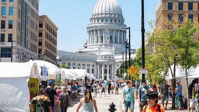Art Fair off the Square