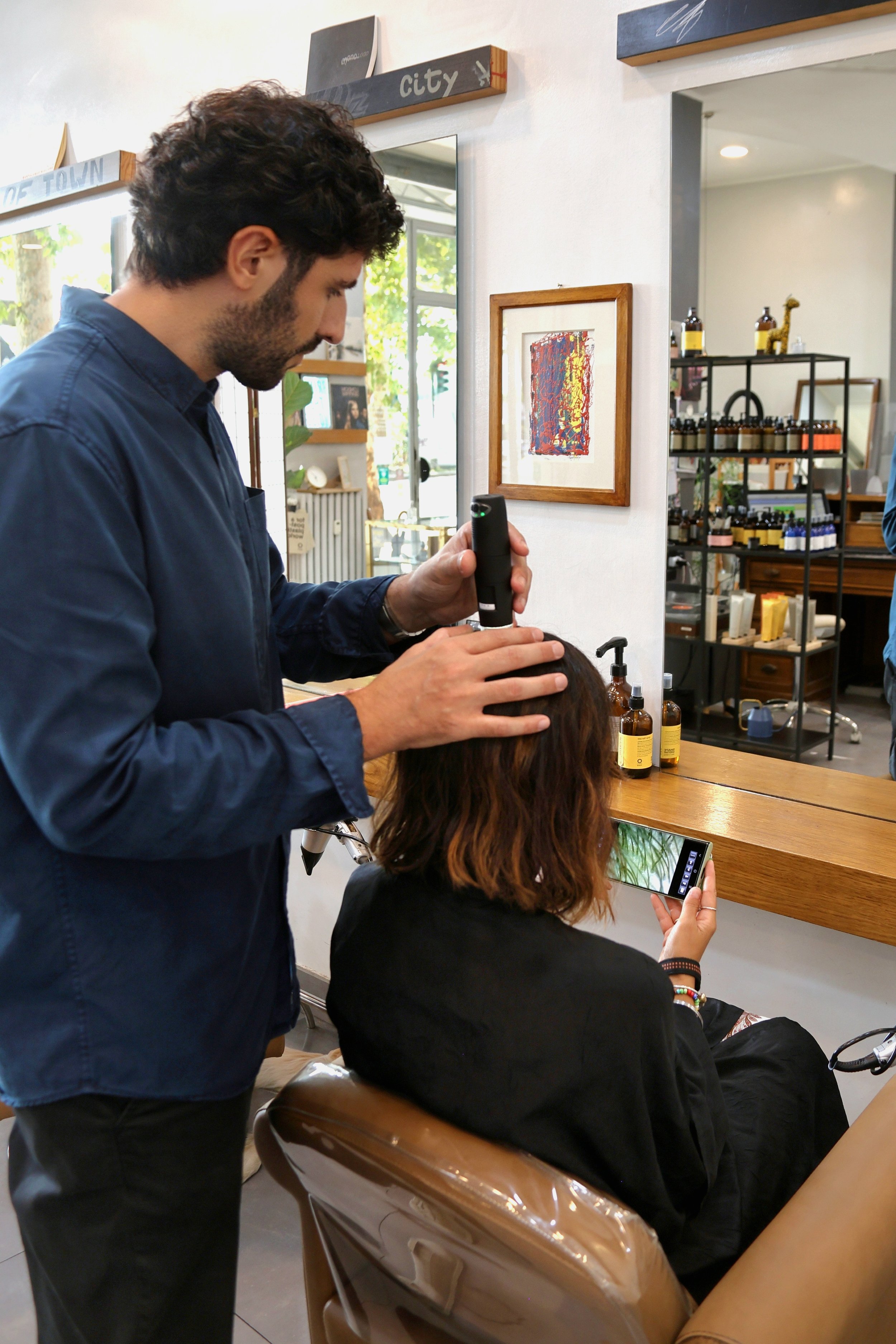 Analisi della cute e dei capelli nello studio Valentino Dattoli a Moncalieri