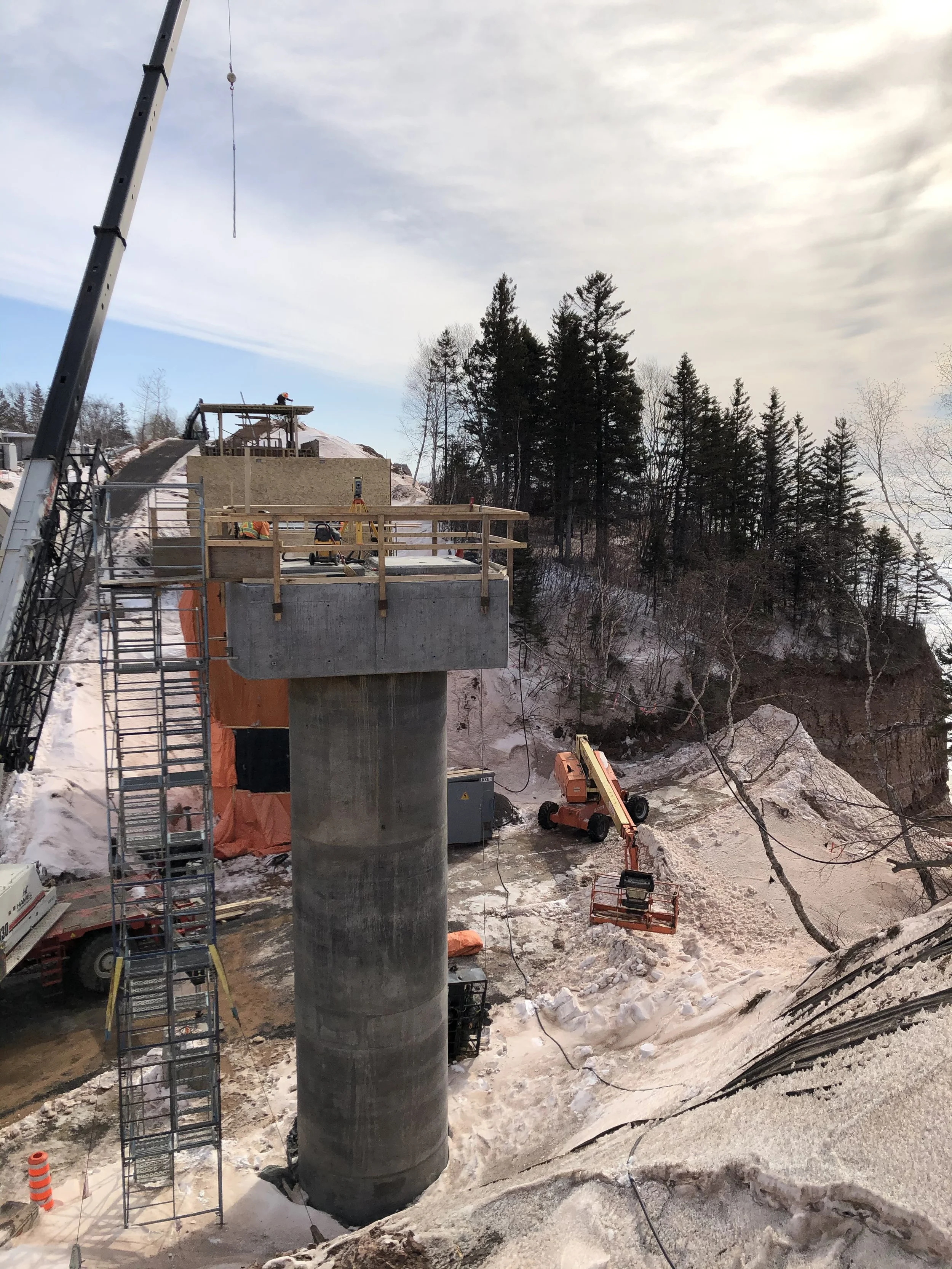 Route Romaine — Bétonnage et montage de la superstructure