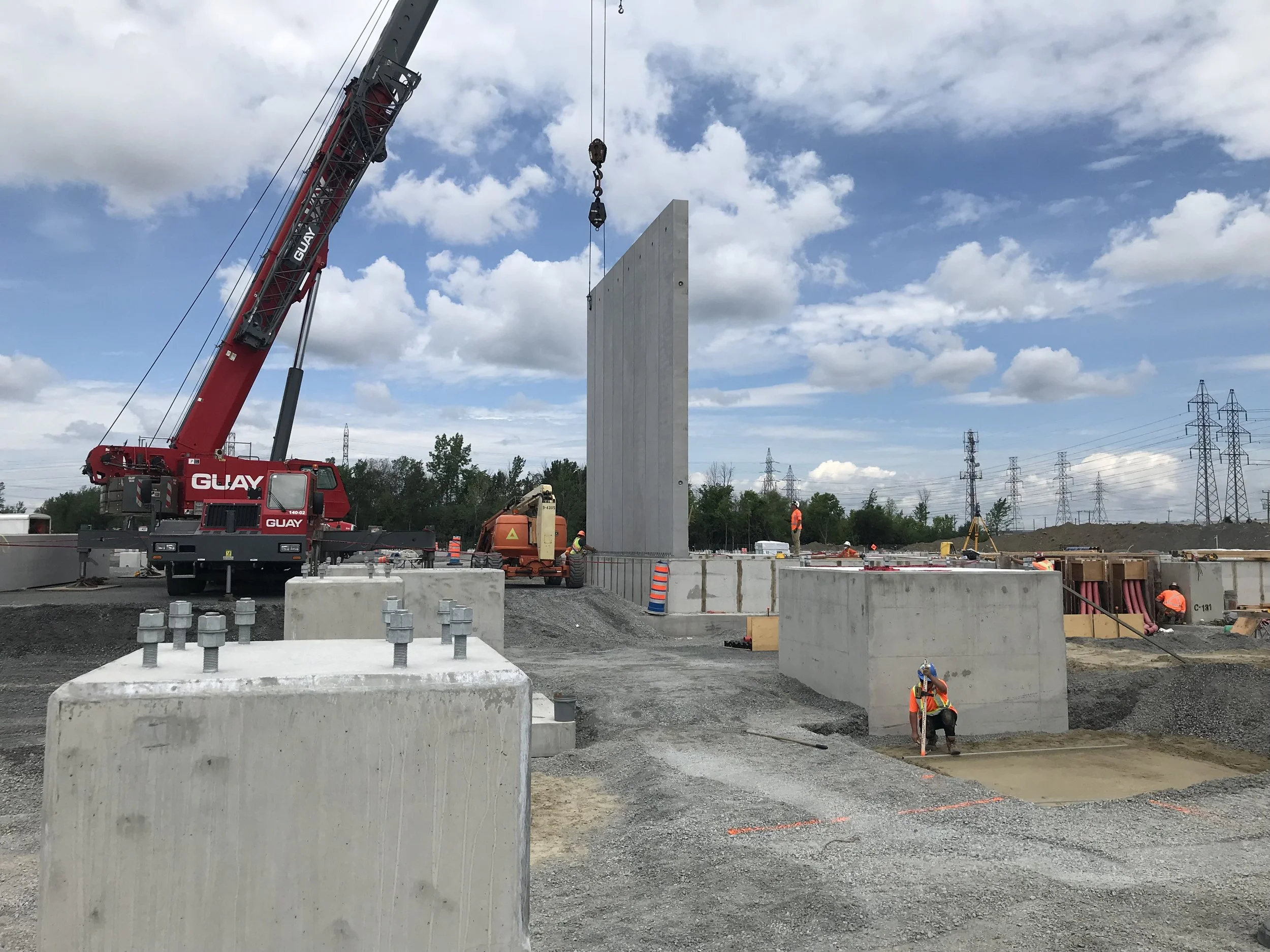 Postes électriques — Laval et Châteauguay (QC)