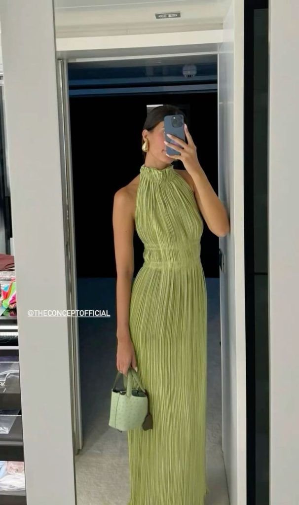 20+ Elegant Dresses That Look Classy And Sophisticated _ Artist Hue.jpeg