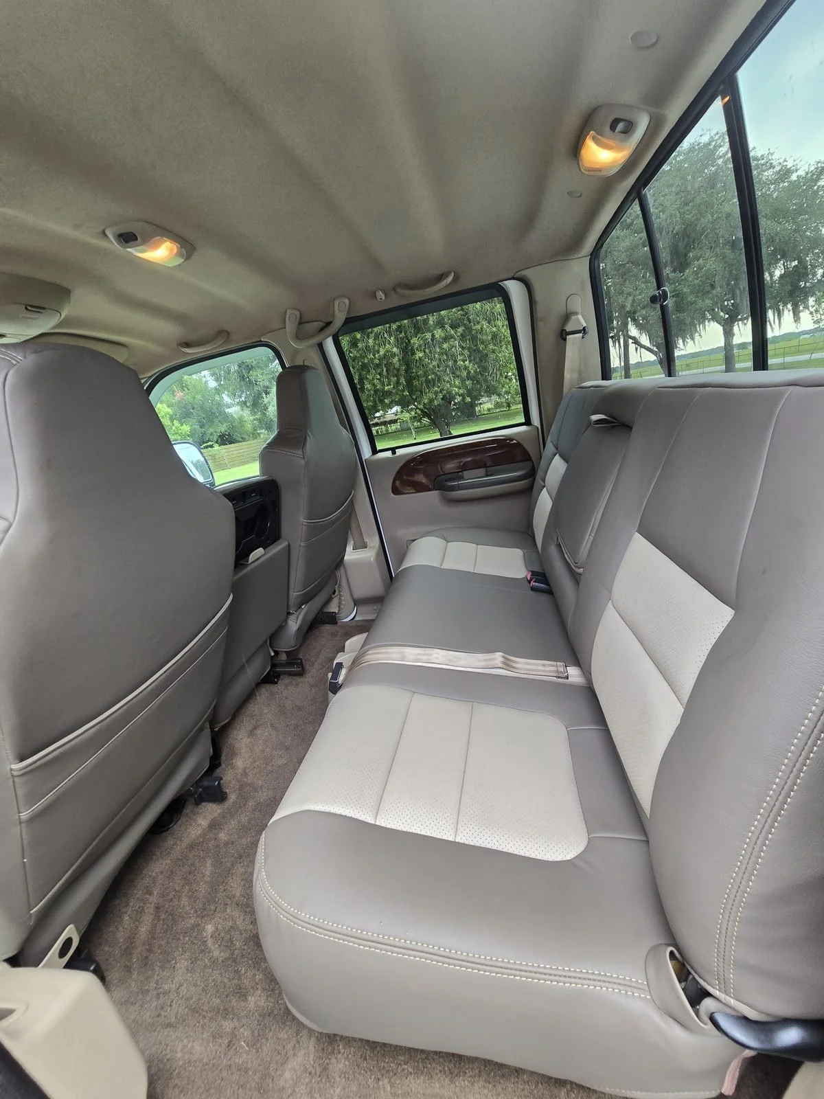 Matching two-tone rear bench in the same crew cab.