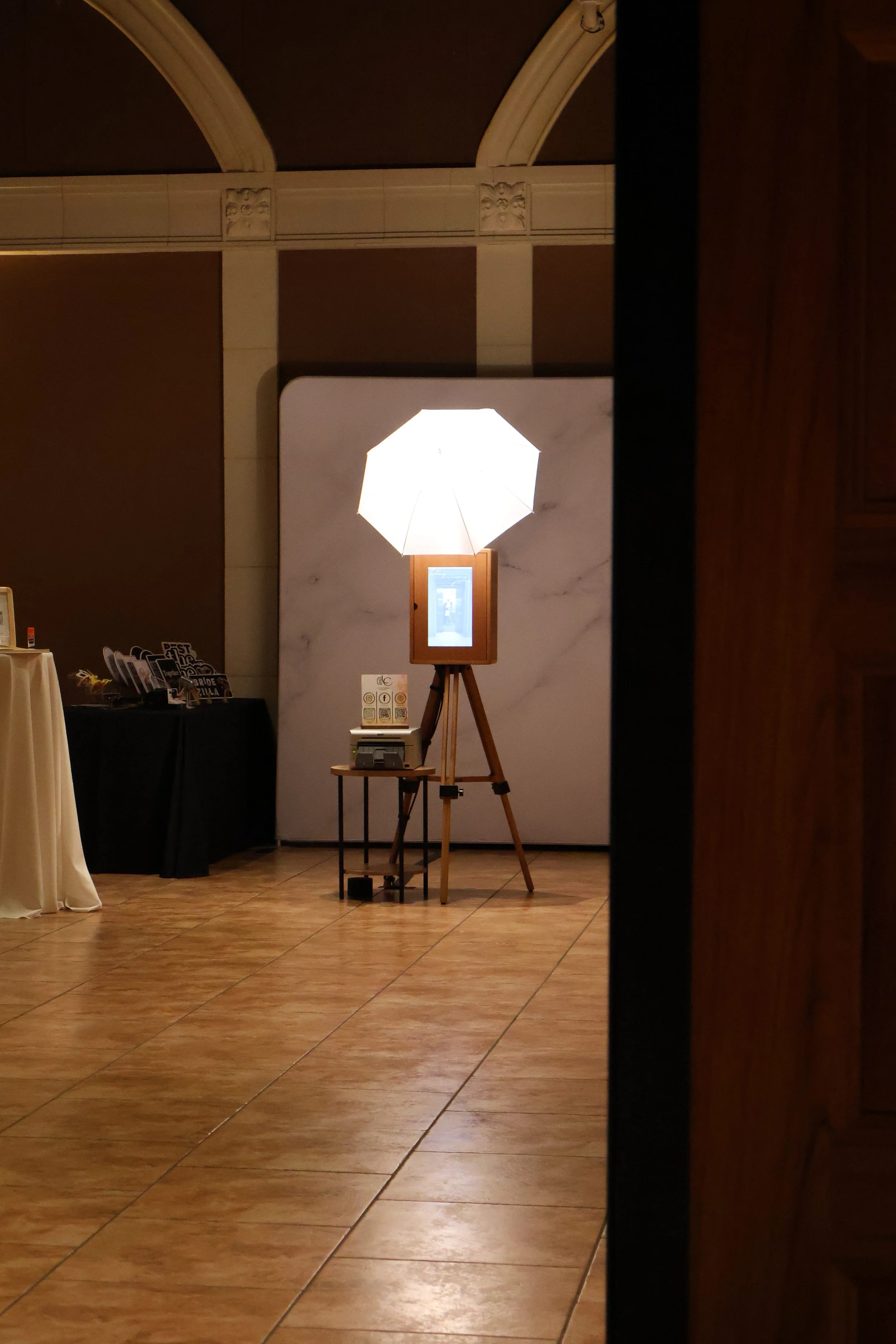 Laurie’s customers, Fernando and Kate embracing by the lake on their wedding day.