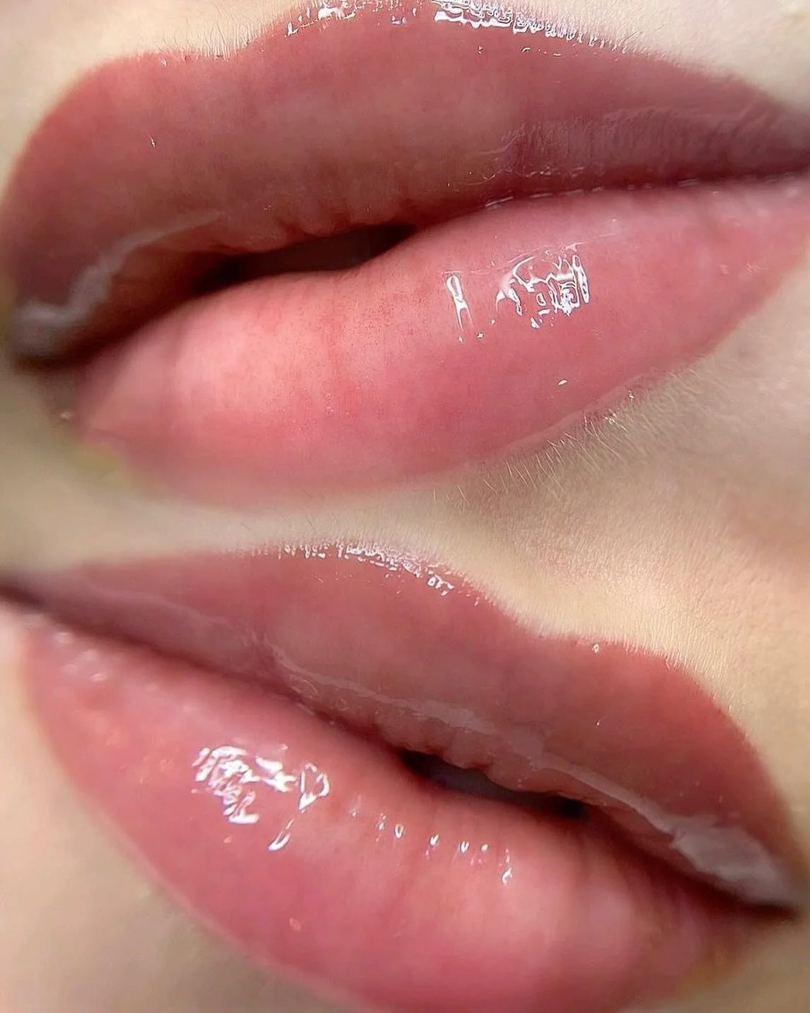 A soft blush tint topped with the perfect gloss = the dream combo 💋✨

Fresh, natural, and effortlessly pretty.

Ready for your perfect lip combo? Book your appointment now 🤍

#TailAndBlush #LipBlush #NaturalLips #GlossyLips #SoftGlam