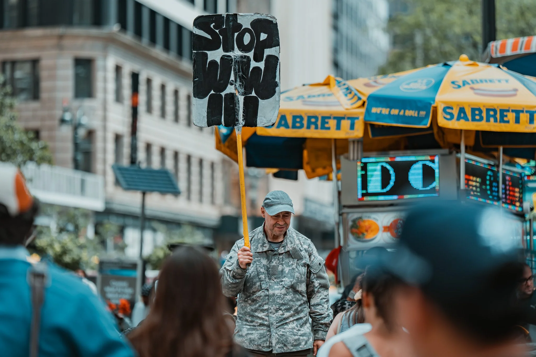STREET/LIFESTYLE.