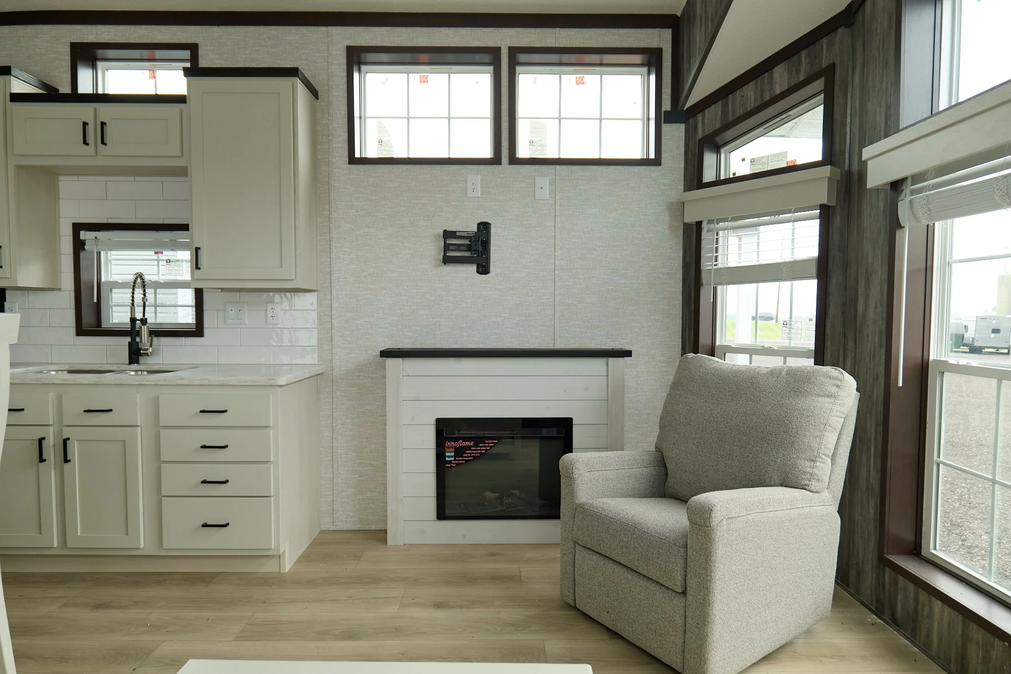 2026 Fairmont Country Manor 148033.jpg