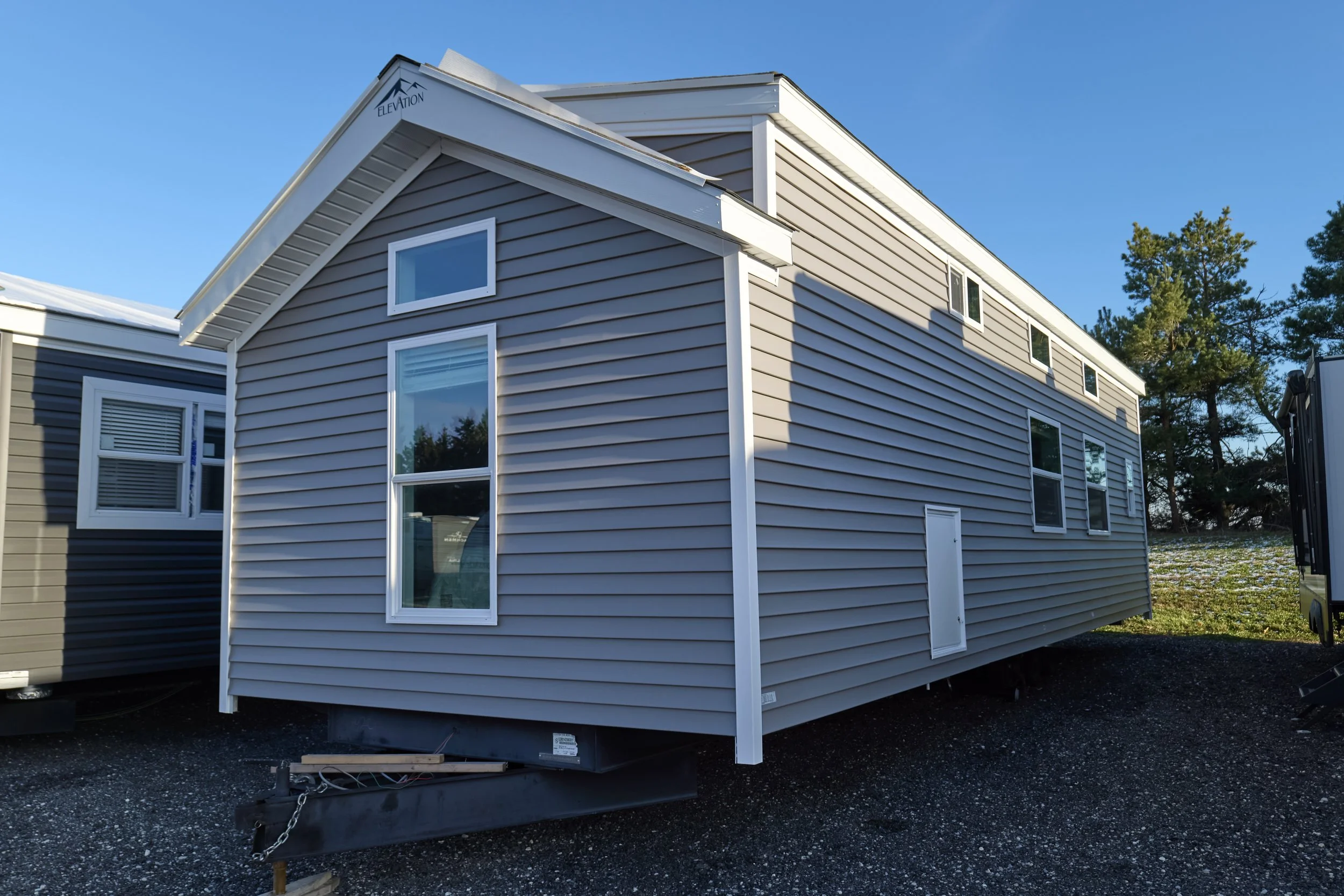 New 2025 Elevation 3 SERIES 122CA 1-lr.jpg