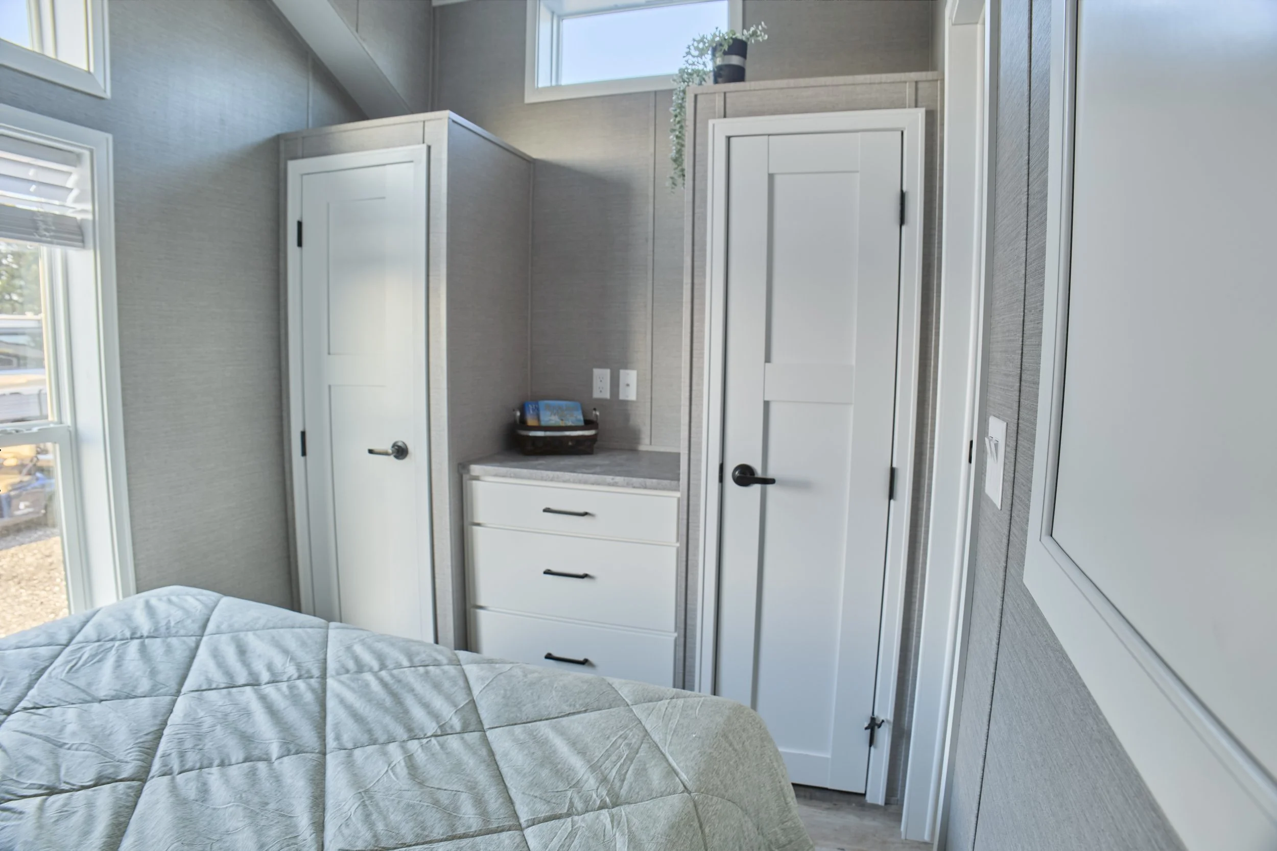 New 2025 Elevation 3 SERIES 122CA 5-lr.jpg