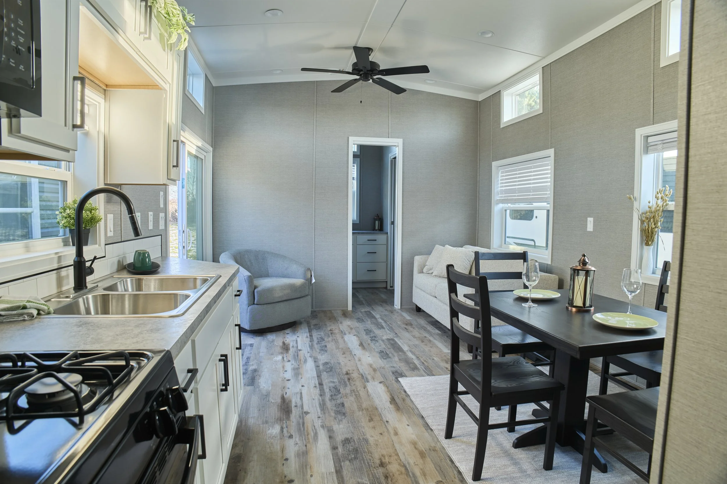 New 2025 Elevation 3 SERIES 122CA 8-lr.jpg