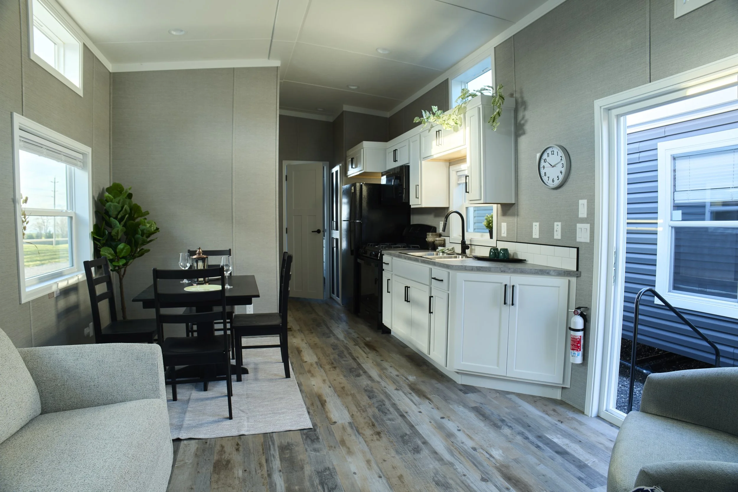 New 2025 Elevation 3 SERIES 122CA 10-lr.jpg