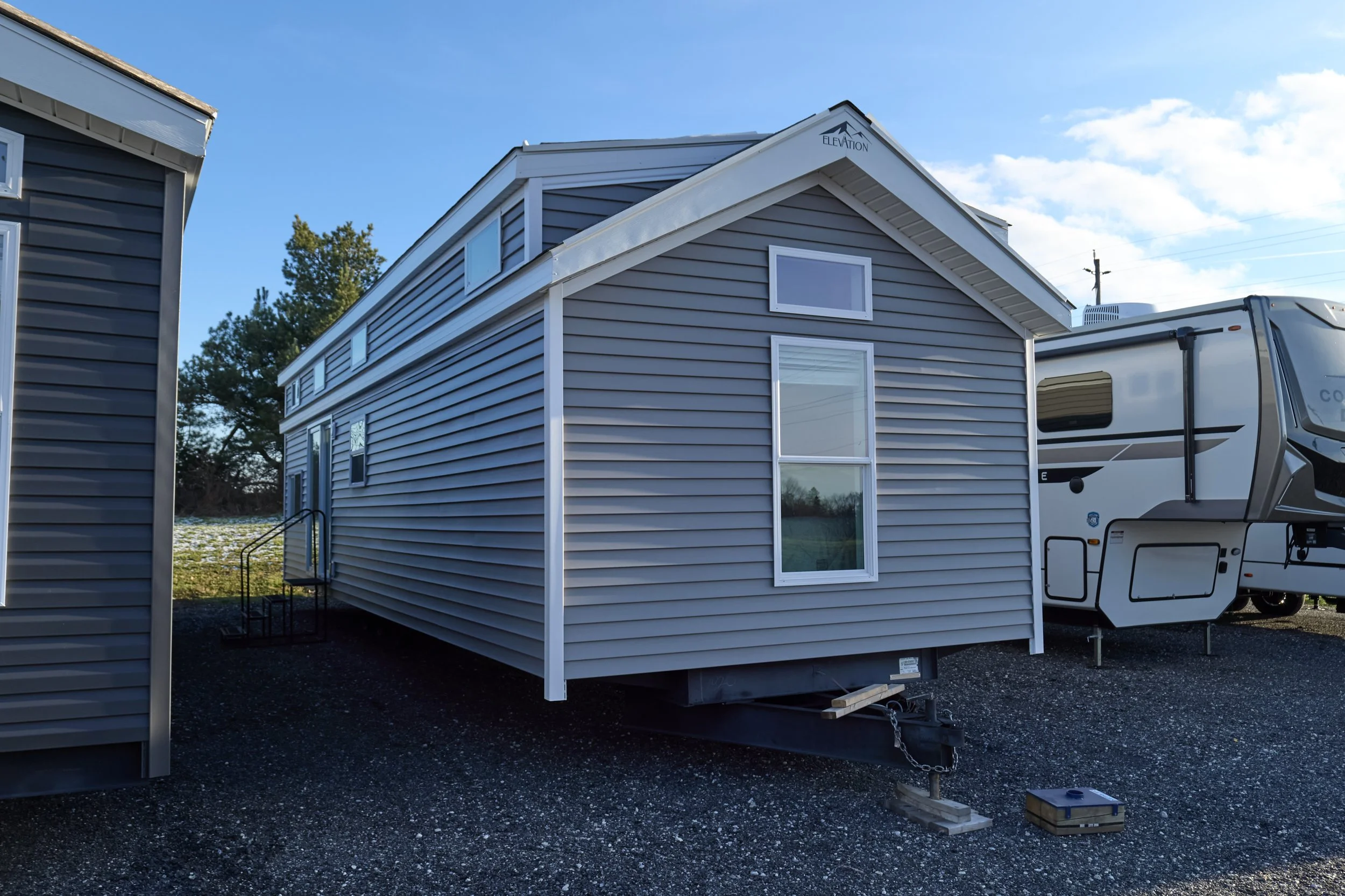 New 2025 Elevation 3 SERIES 122CA-lr.jpg