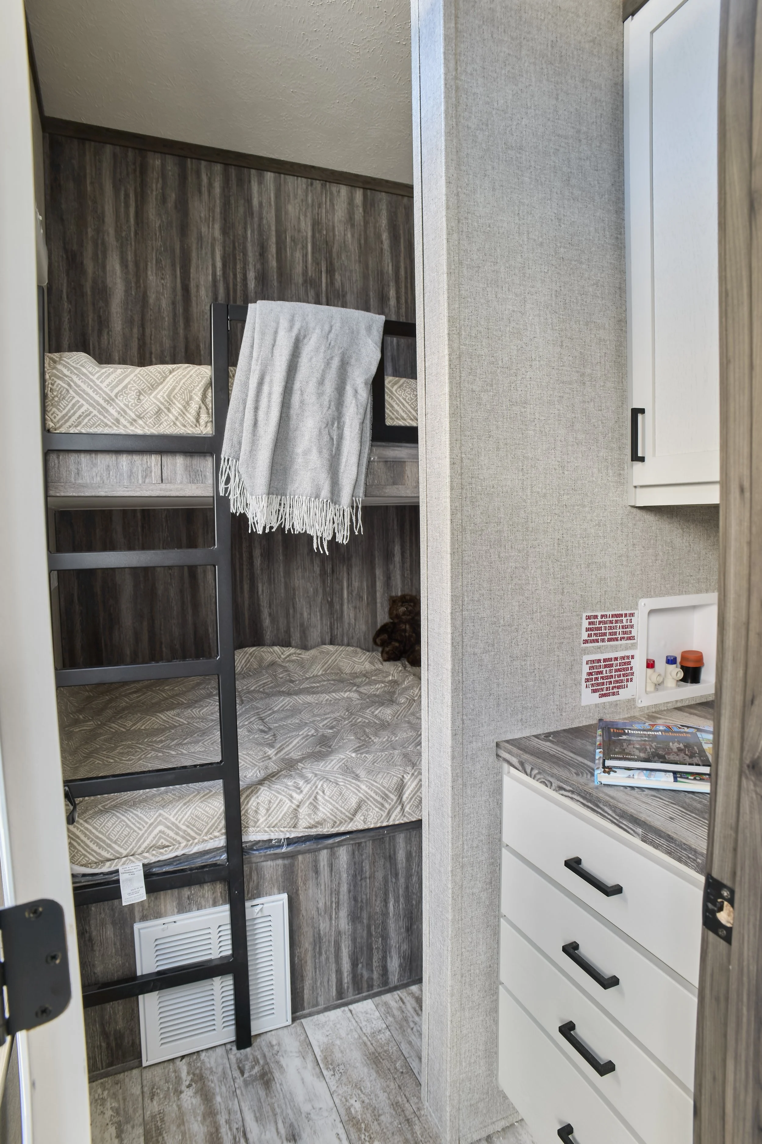 New 2025 Fairmont CAVCO 150 SERIES 191002 2-lr.jpg