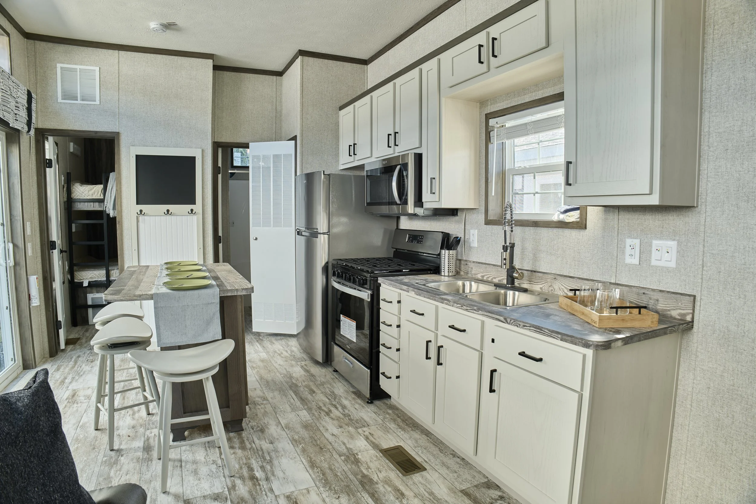 New 2025 Fairmont CAVCO 150 SERIES 191002 4-lr.jpg