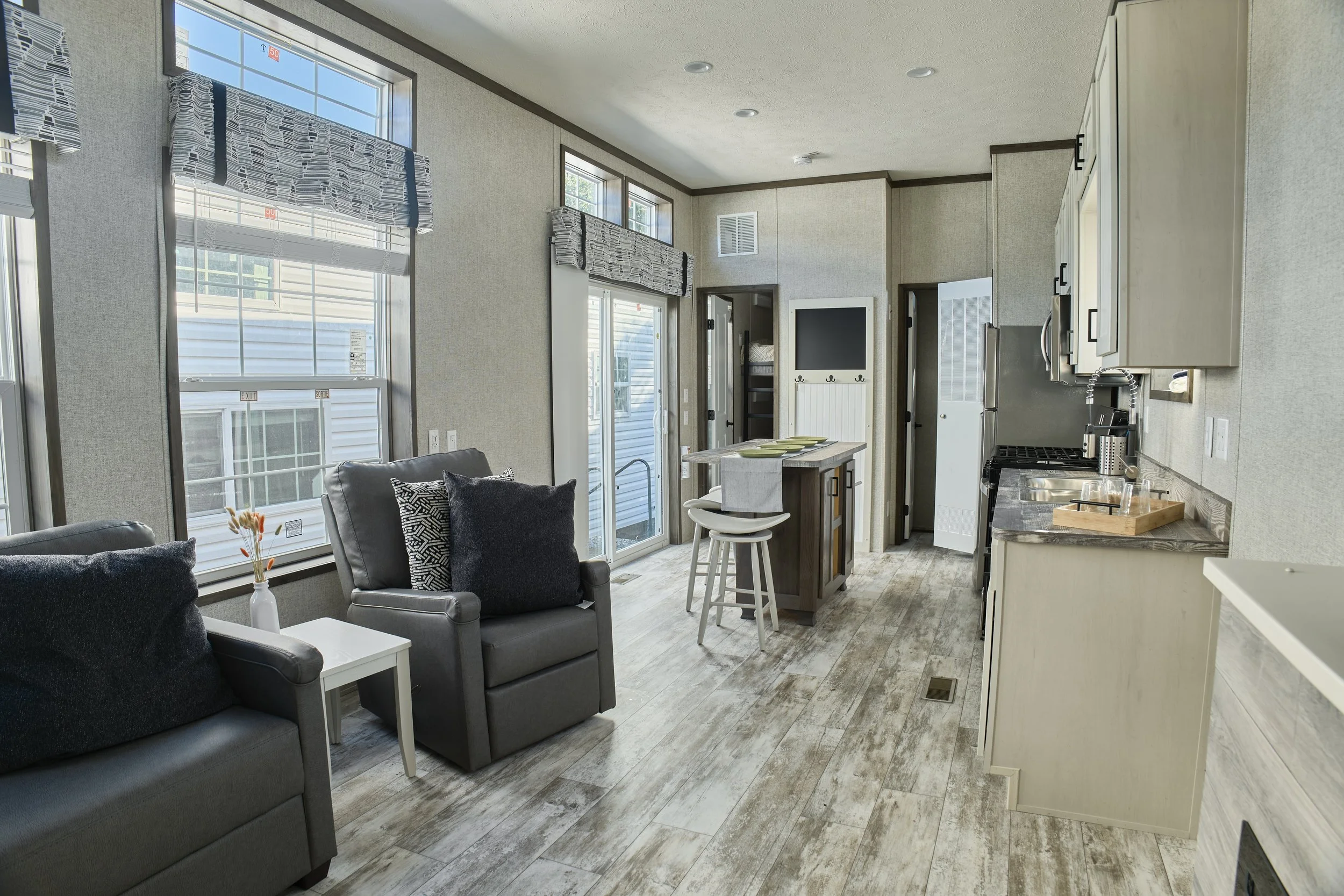 New 2025 Fairmont CAVCO 150 SERIES 191002 5-lr.jpg