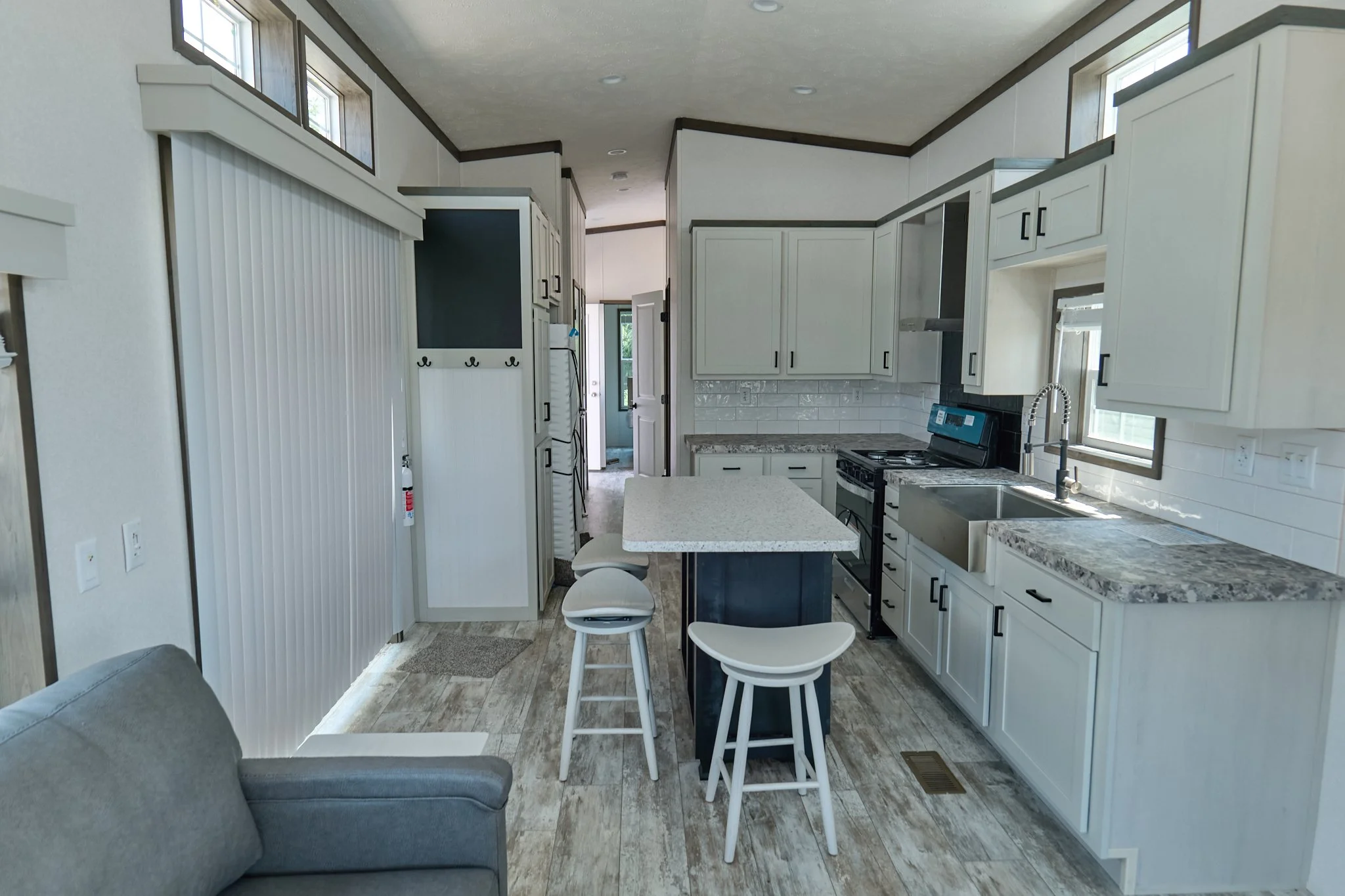 2026 Fairmont Country Manor 148038 1.jpg