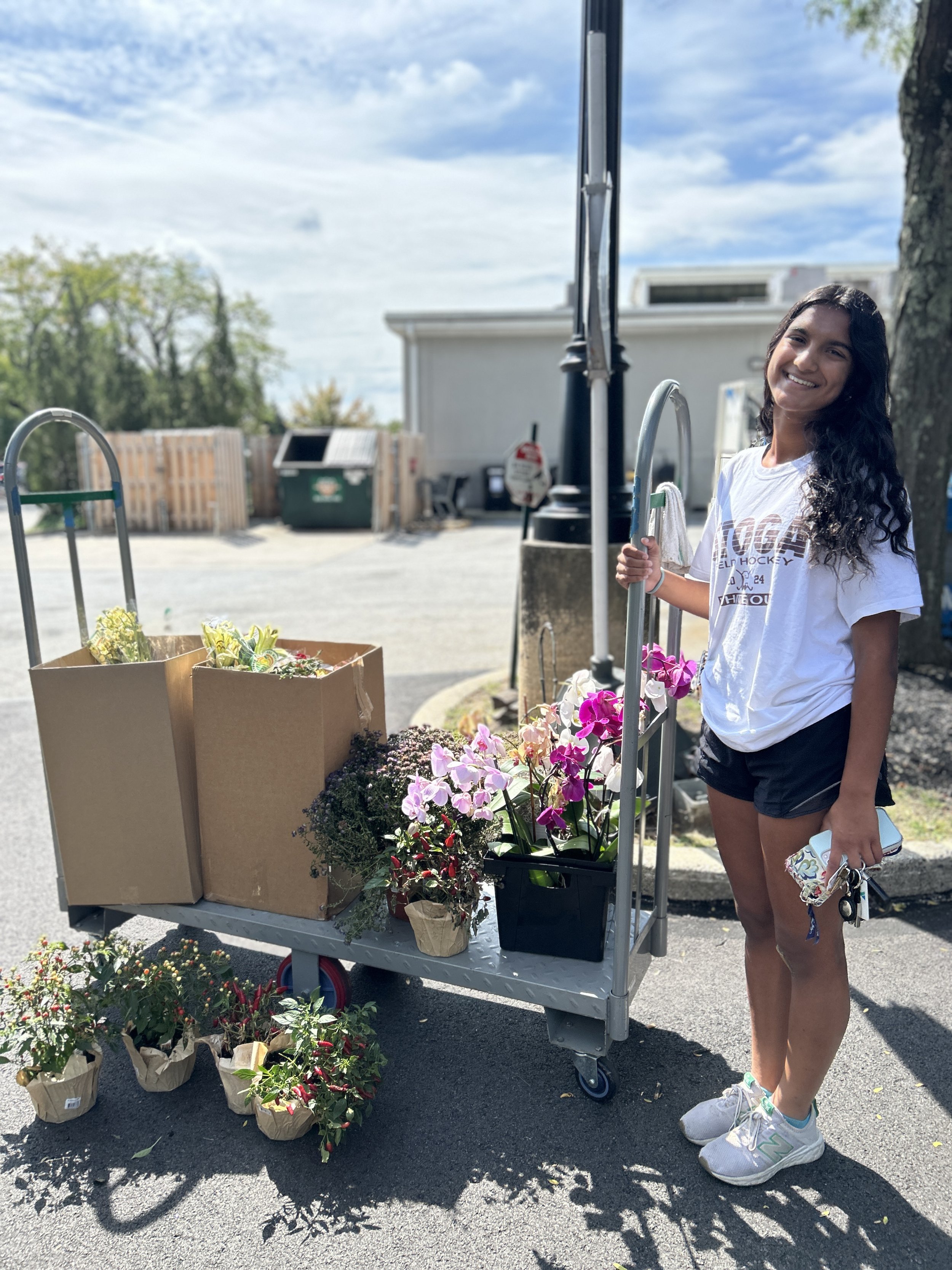 9/12 - Generous Flower donation from Whole Foods Markets supporting us to bring cheer to our community!!