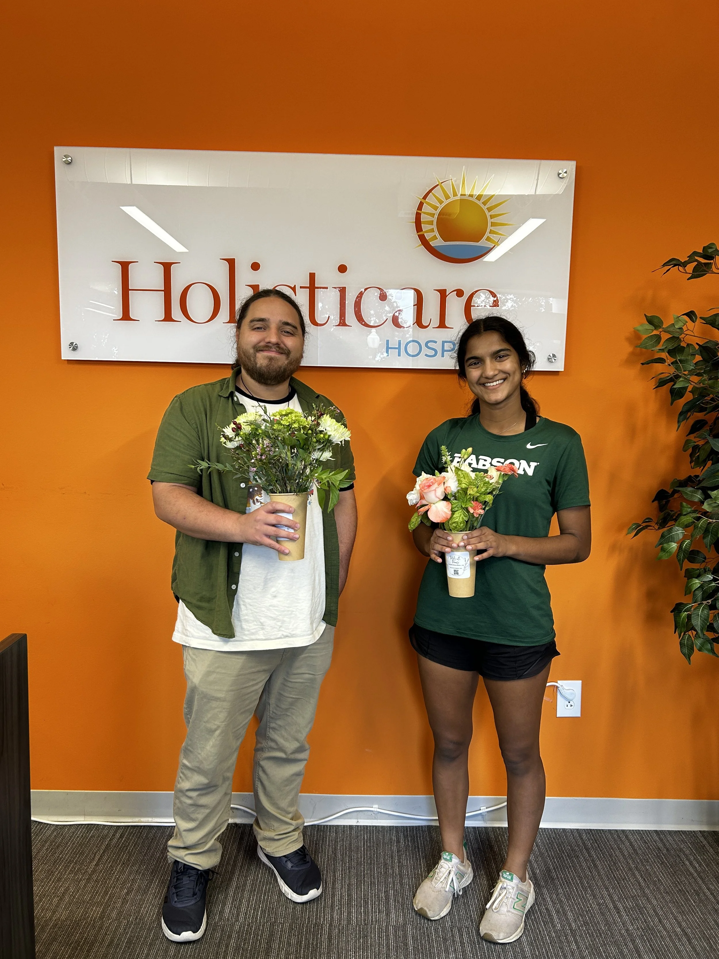 8/25 - Flowers to bring comfort to patients at Holisticare Hospice! Thank you to Whole Foods Markets for helping us make a difference!
