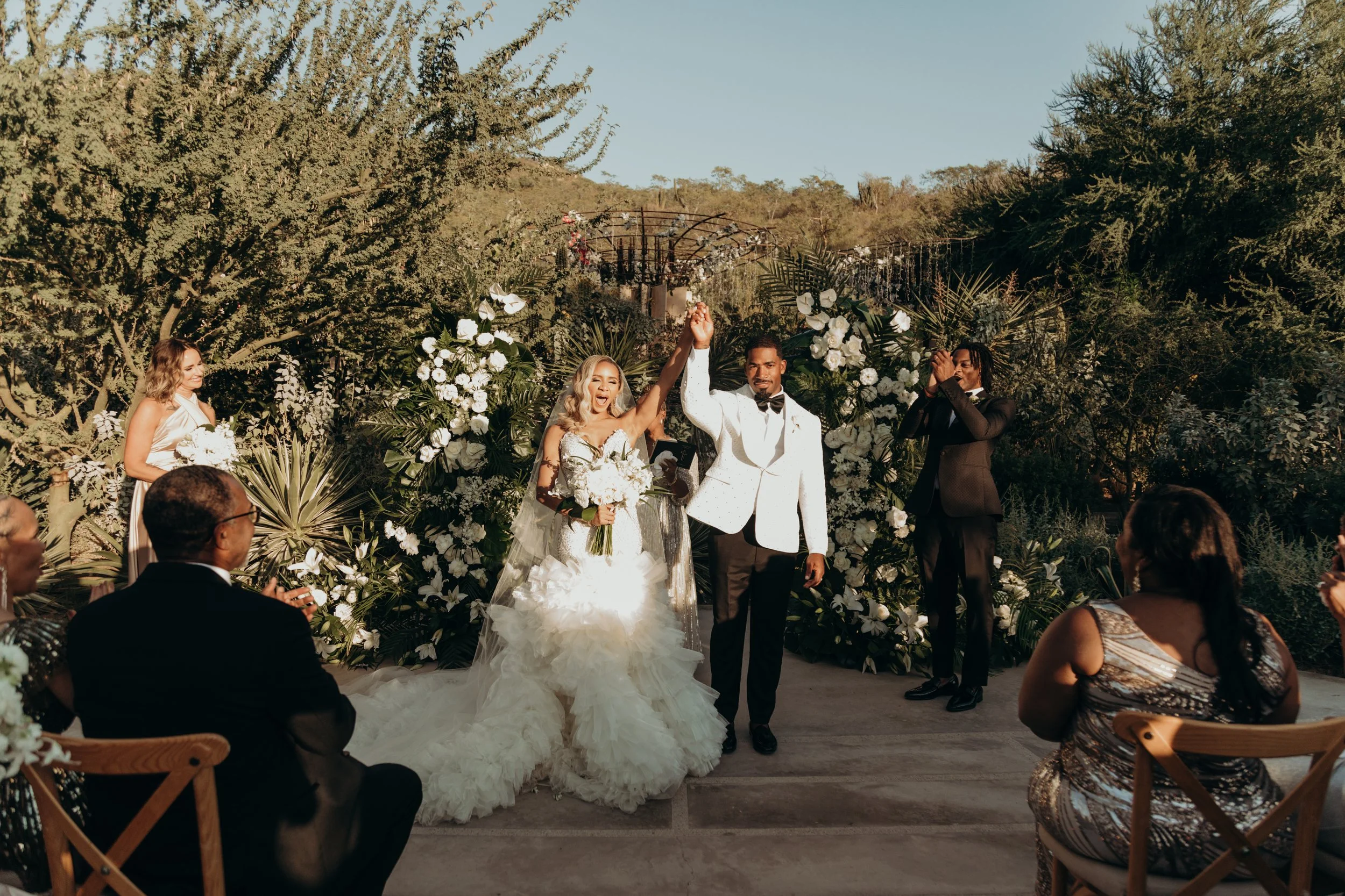 ARIE&TIMlosagavesWEDDINGDAYdec2024-221.jpg