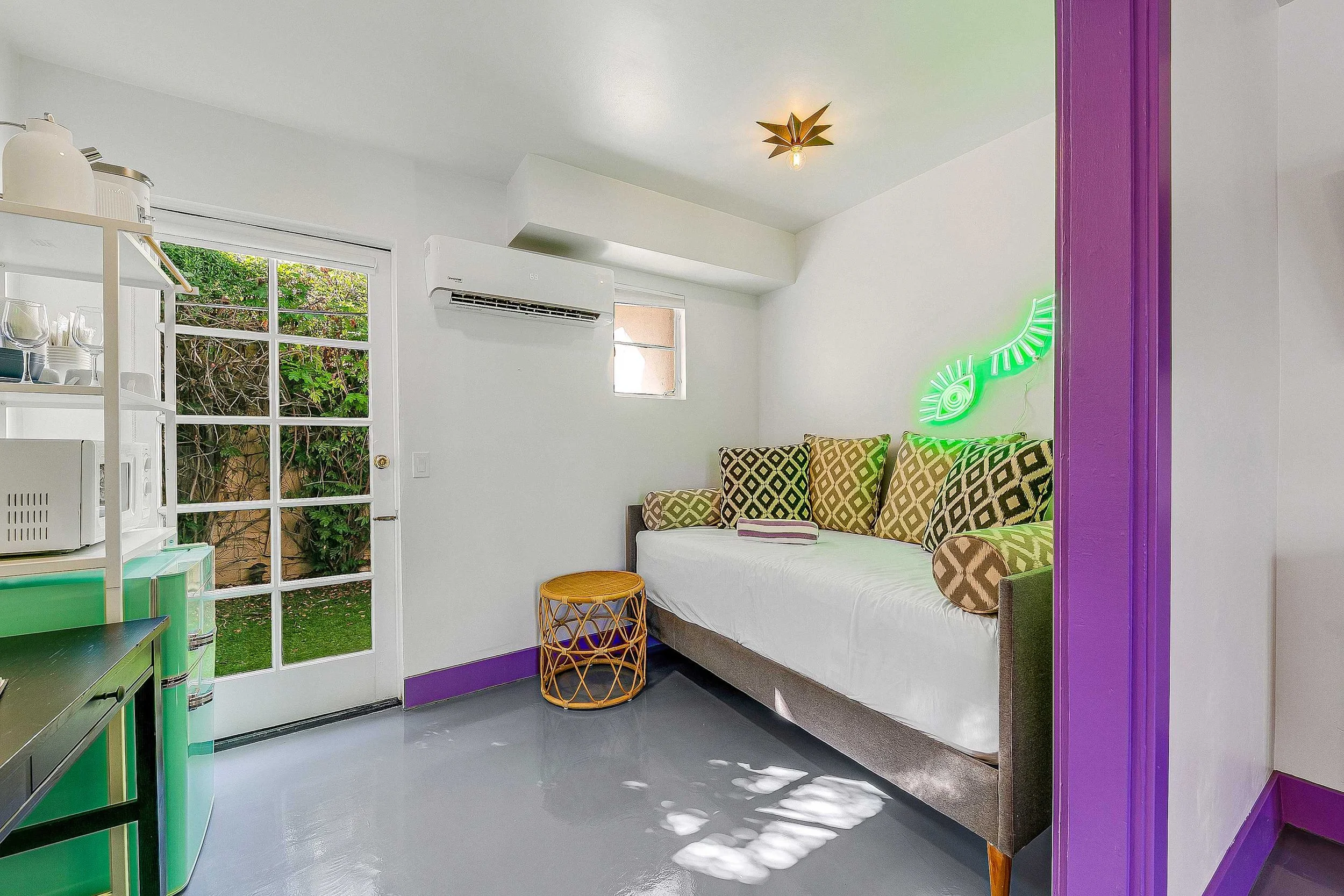 King room w sofa 2.jpg