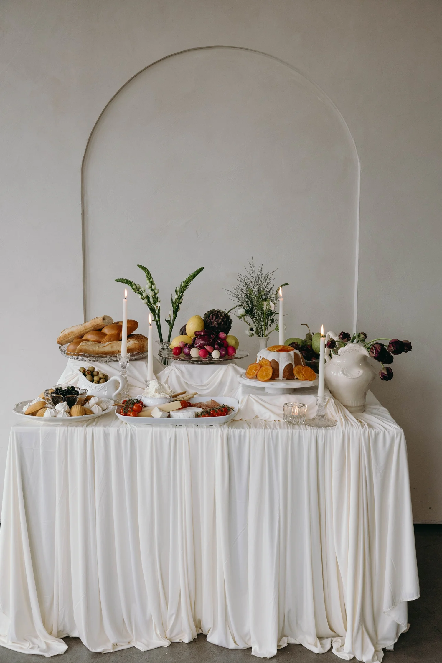 Glass + porcelain grazing table detail