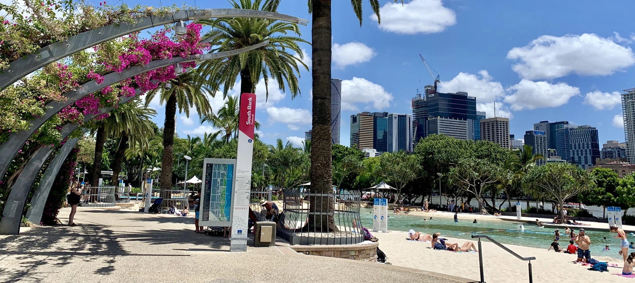 Streets_Beach_at_South_Bank_Parklands,_Brisbane_03.jpg