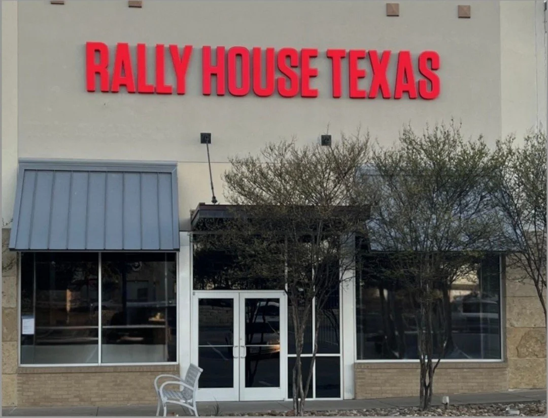 @rally_house is NOW OPEN!!

Your go to specialty shop for officially licensed college &amp; pro sports apparel, gifts, and home d&eacute;cor built for fans who wear their pride everywhere they go.

Rep your team. Rep your hometown. Rep it right. 🧢

