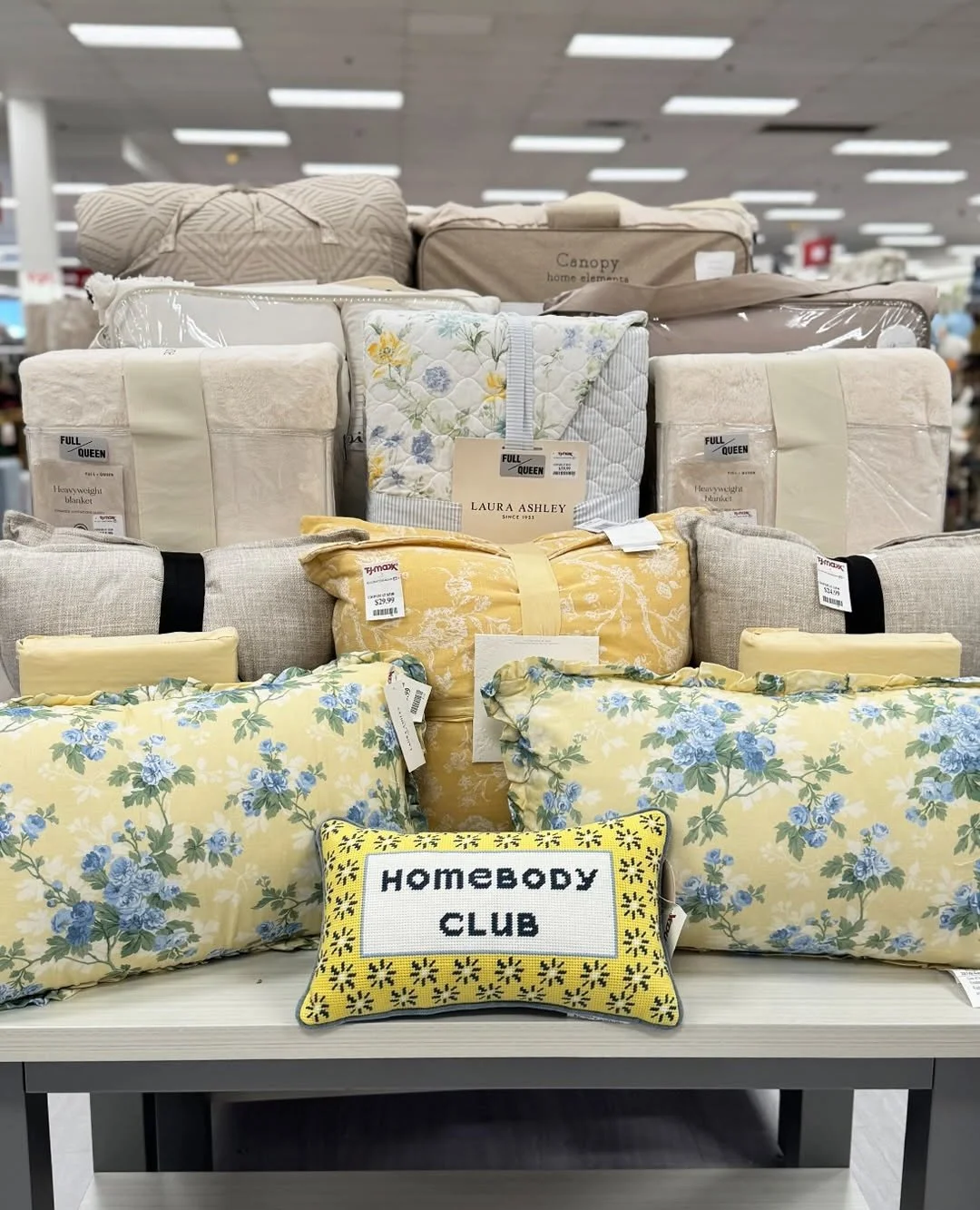 The best part of shopping at @tjmaxx? Getting a deal on all of your purchases! 🛍️

#tjmaxx #clothes #homedecor