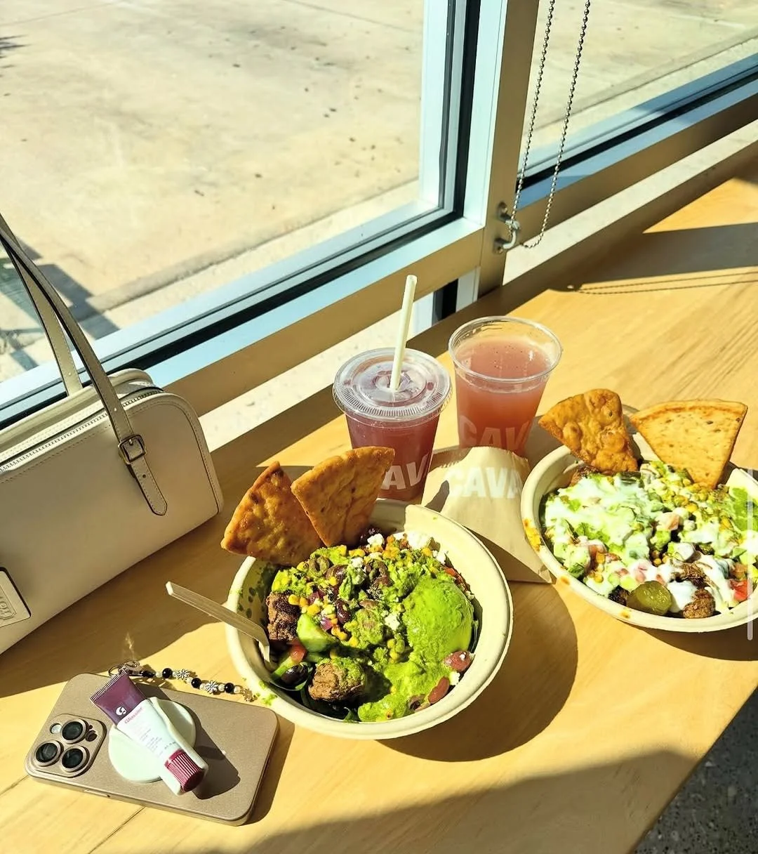 @cava + bestie = great day! 🥗

#cava #mediterraneanfood